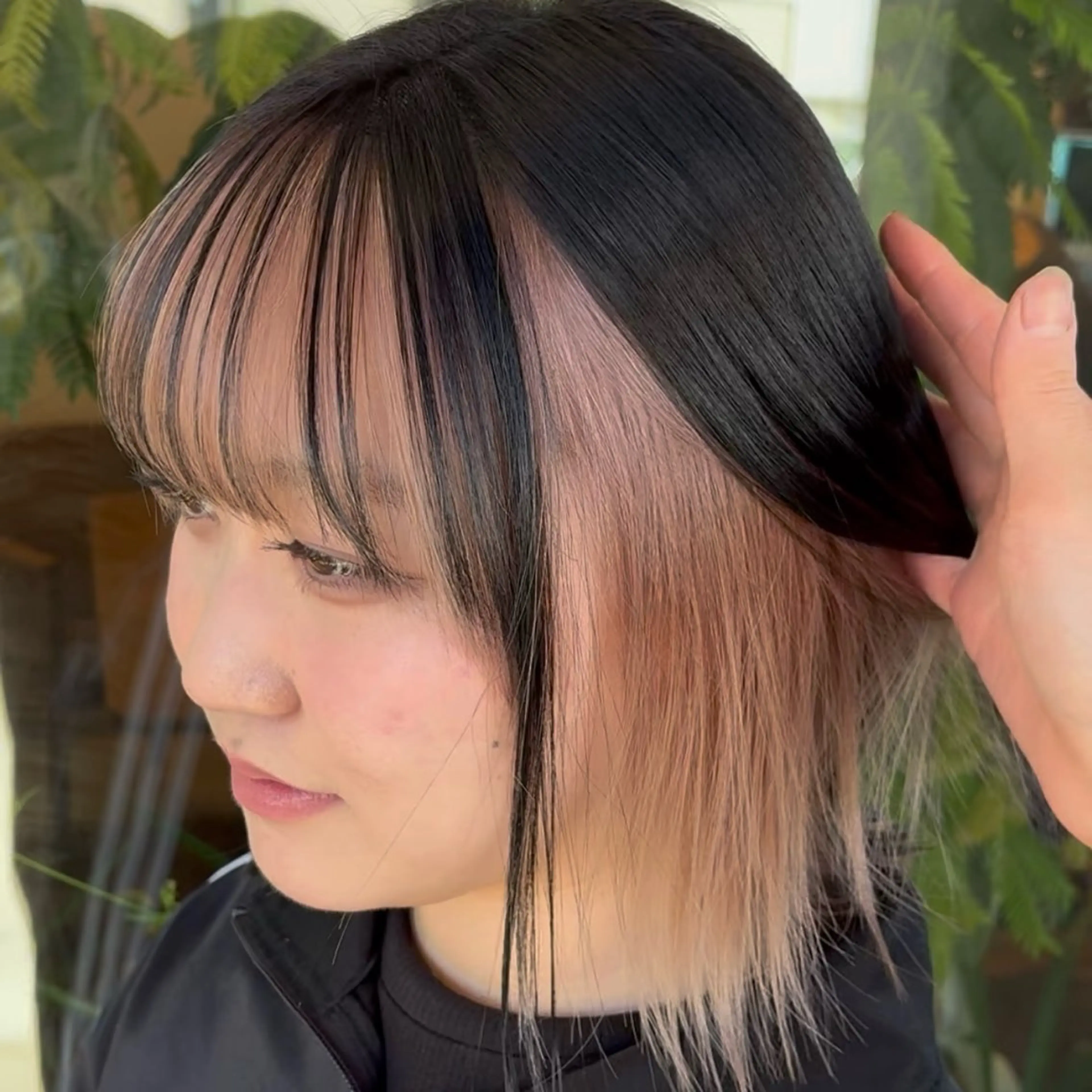 ミディアム カラー ベージュカラー インナーカラー ミルクティーベージュ GISELA サリナのヘアスタイル