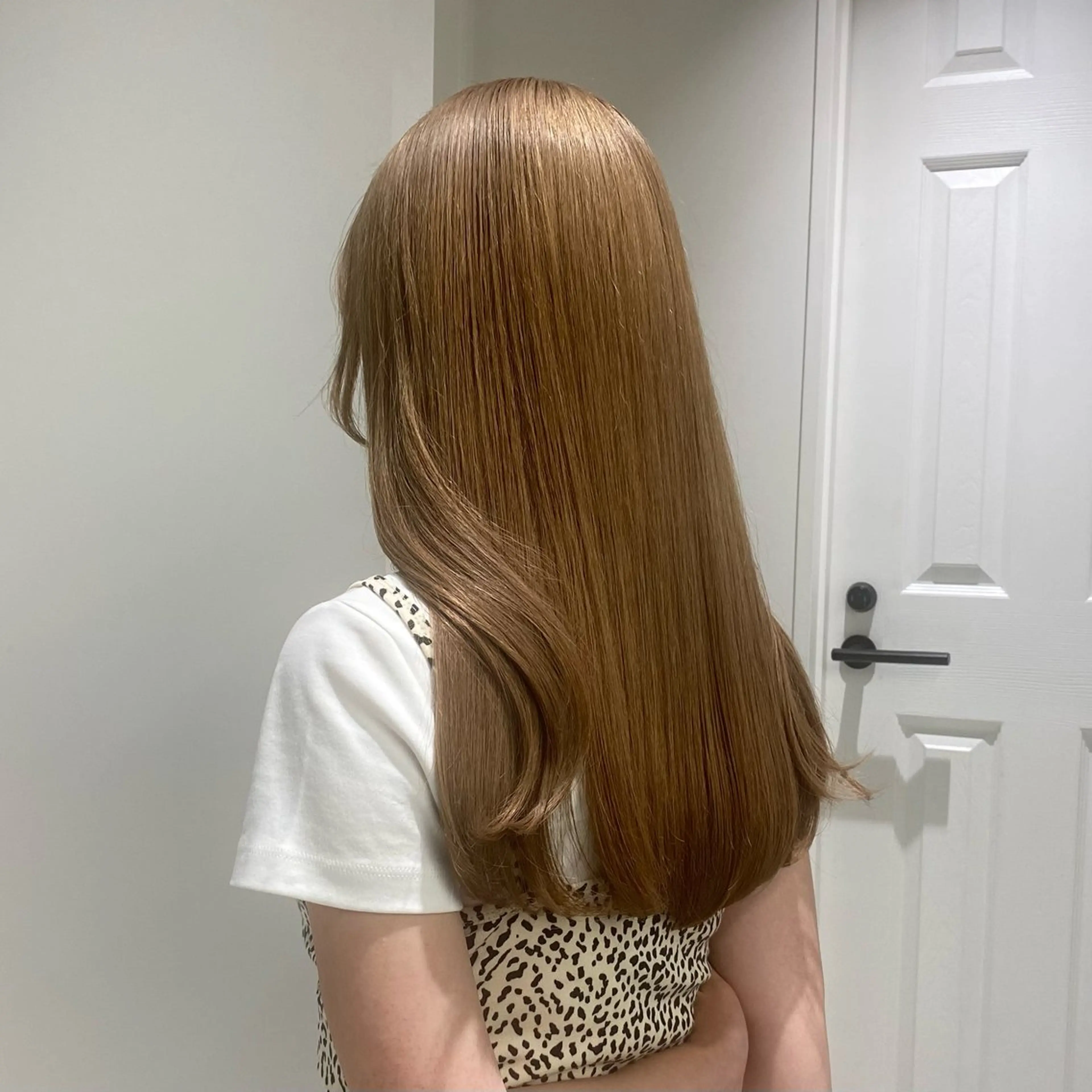 カラー クルミ/ 💕ワンホンネイルのネイルデザイン