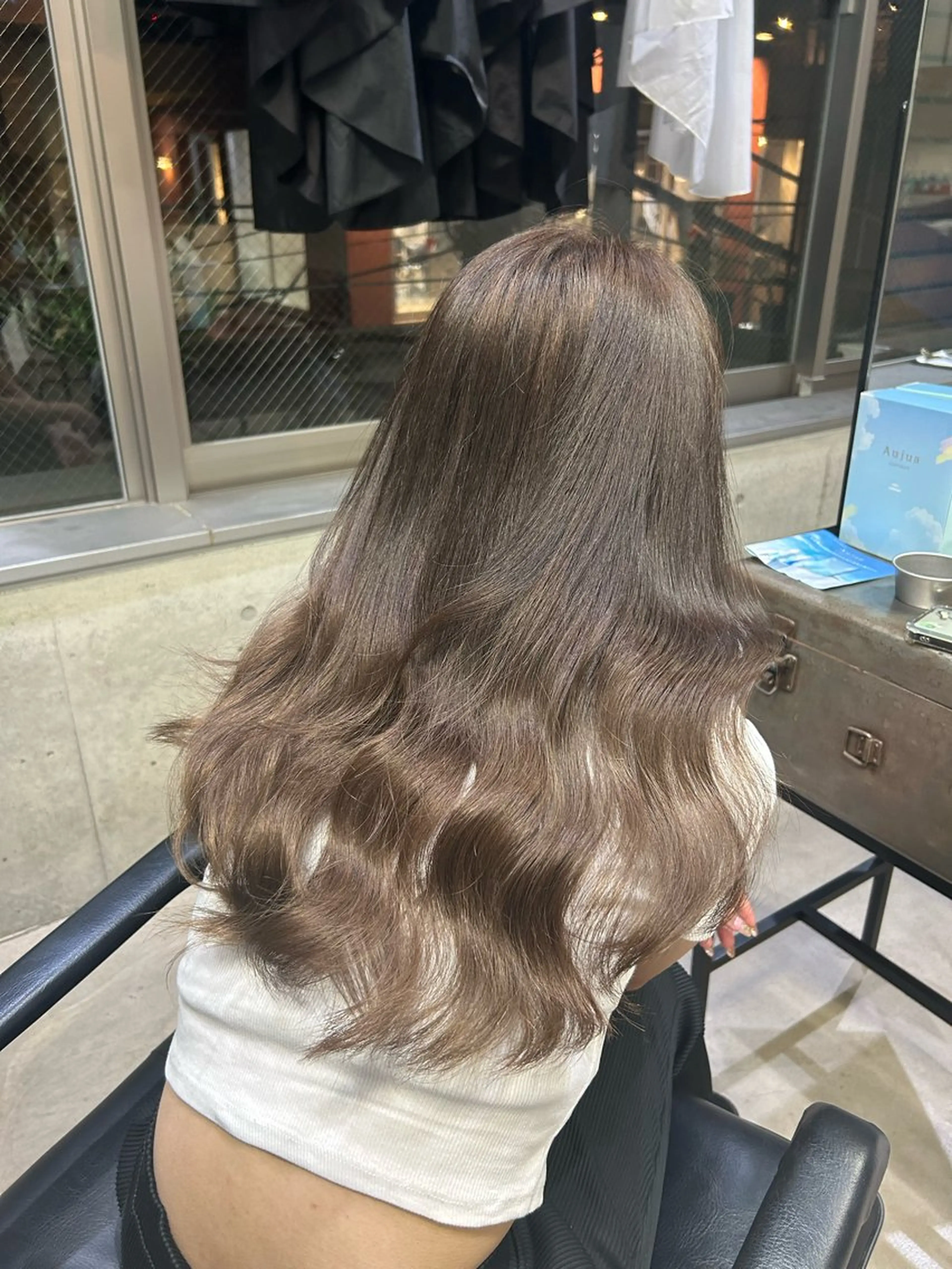 ロング カラー ブリーチ ブラウンカラー 透明感カラー レイヤーカット/ルー ツカラー/EMIRIのヘアスタイル