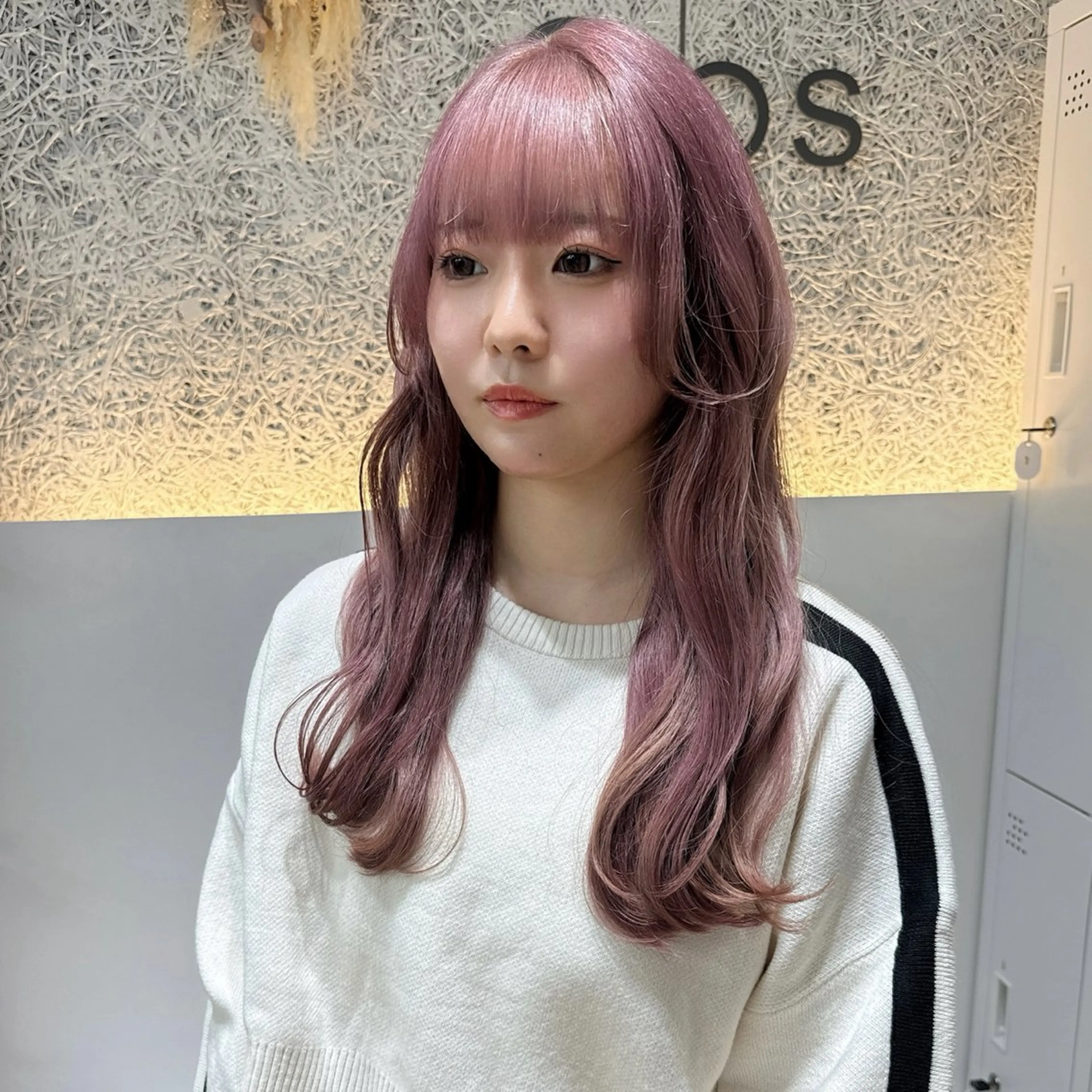 ロング カラー ベージュカラー ブリーチ ピンクカラー ピンクベージュ ヘアカラー トリートメント 🌱ブリーチ・透明感 カラー/mapi🦭のヘアスタイル