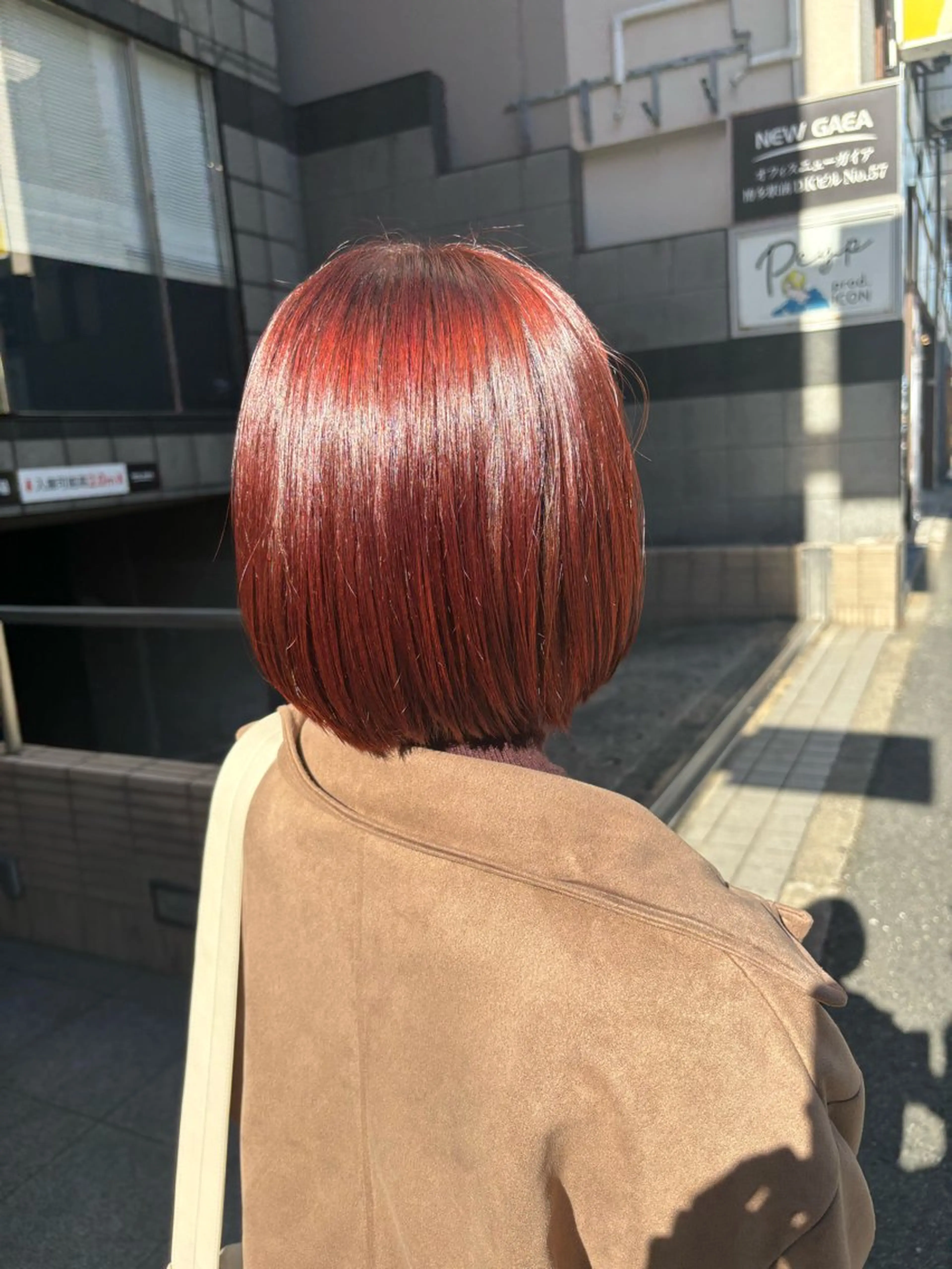 ショート カラー 渡 汐音のヘアスタイル
