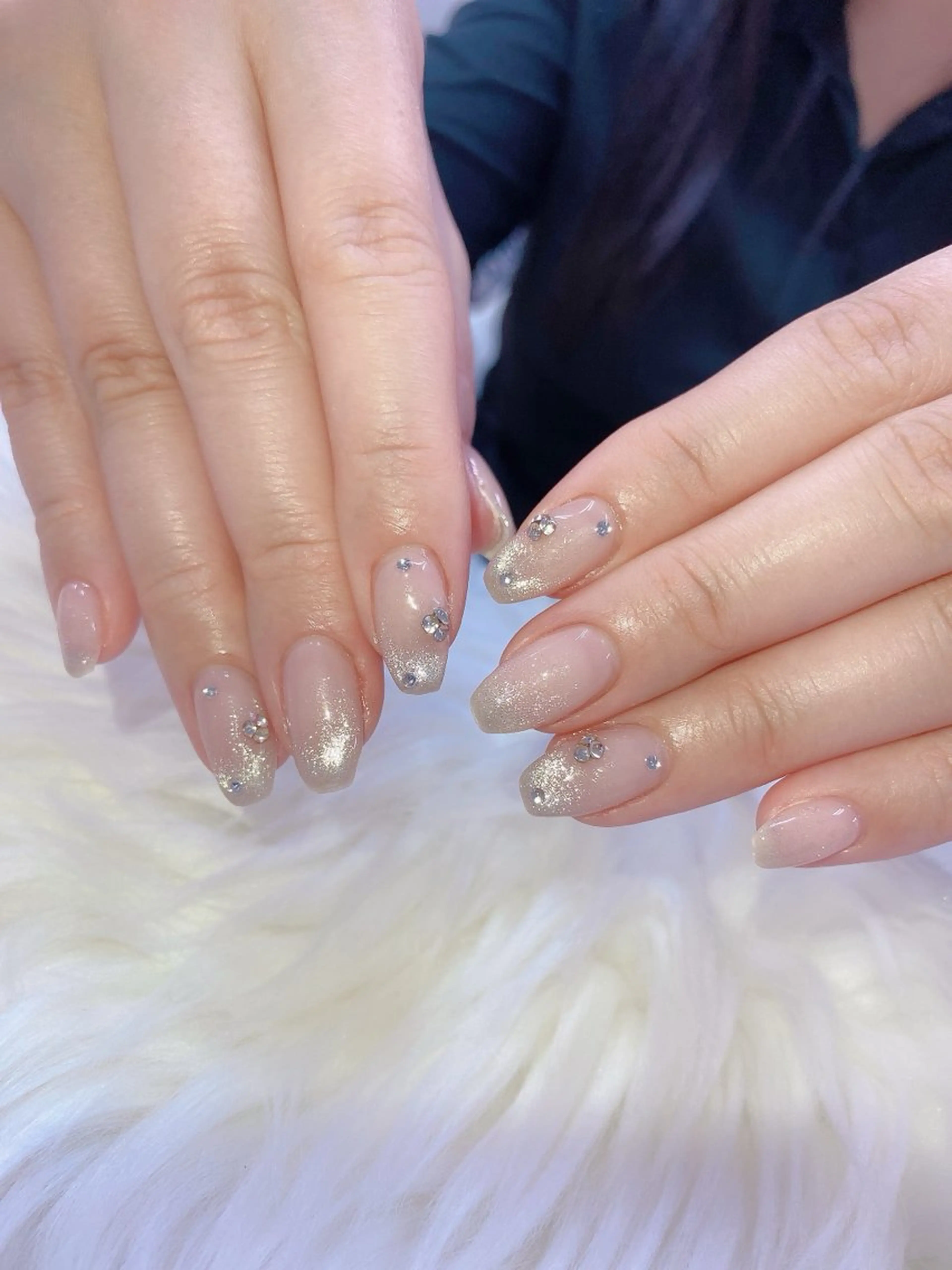 ネイル フレンチネイル グラデーション キラキラネイル 韓国ネイル マグネットネイル ハンドネイル ハンドケア Hara Nail 【パラジェル使用】のネイルデザイン