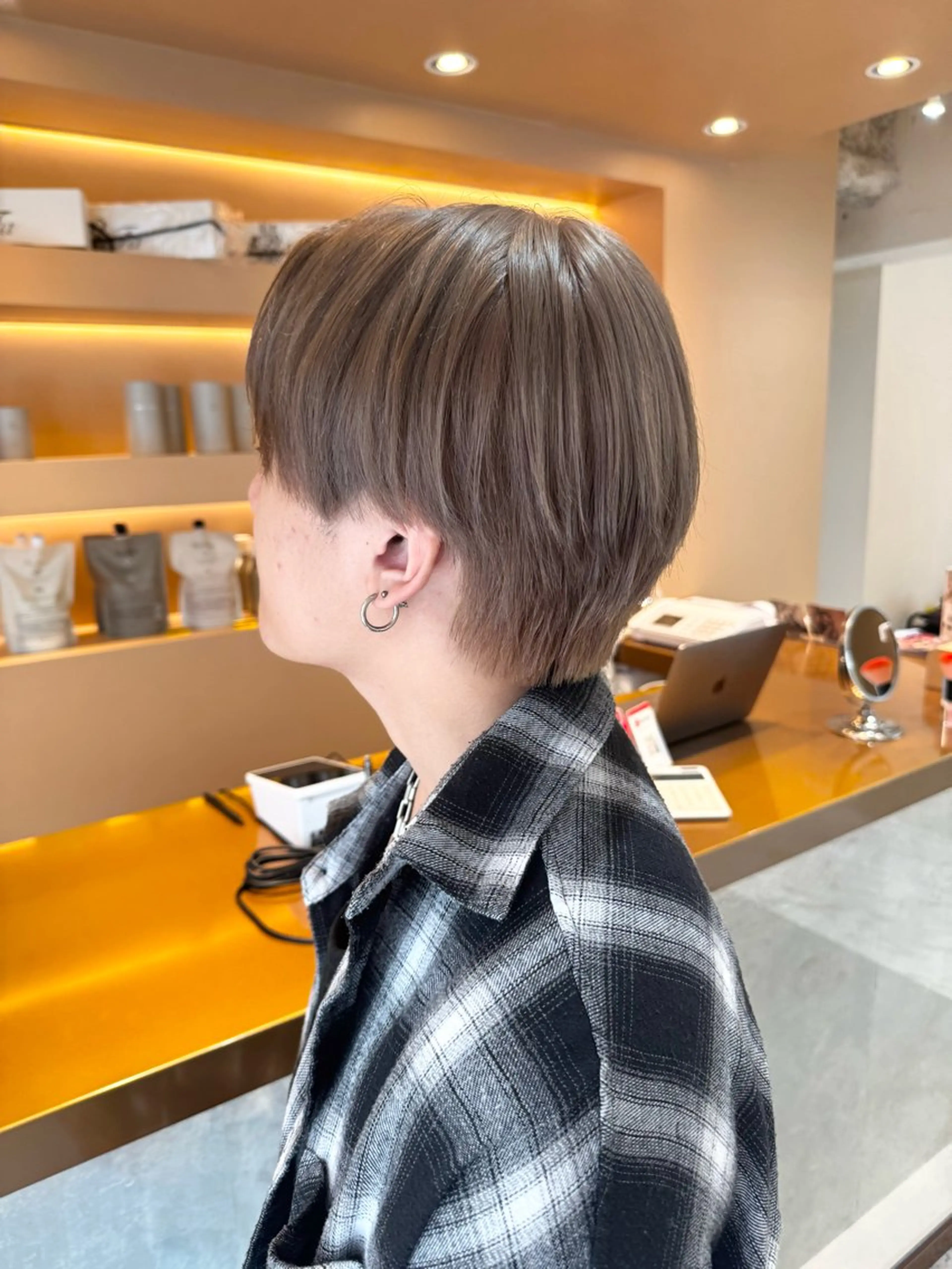 カラー メンズ メンズパーマ ベージュカラー 透明感カラー ミルクティーベージュ カット ヘアカラー ♡ザクザクレイヤー× うる艶透明感♡西島のヘアスタイル