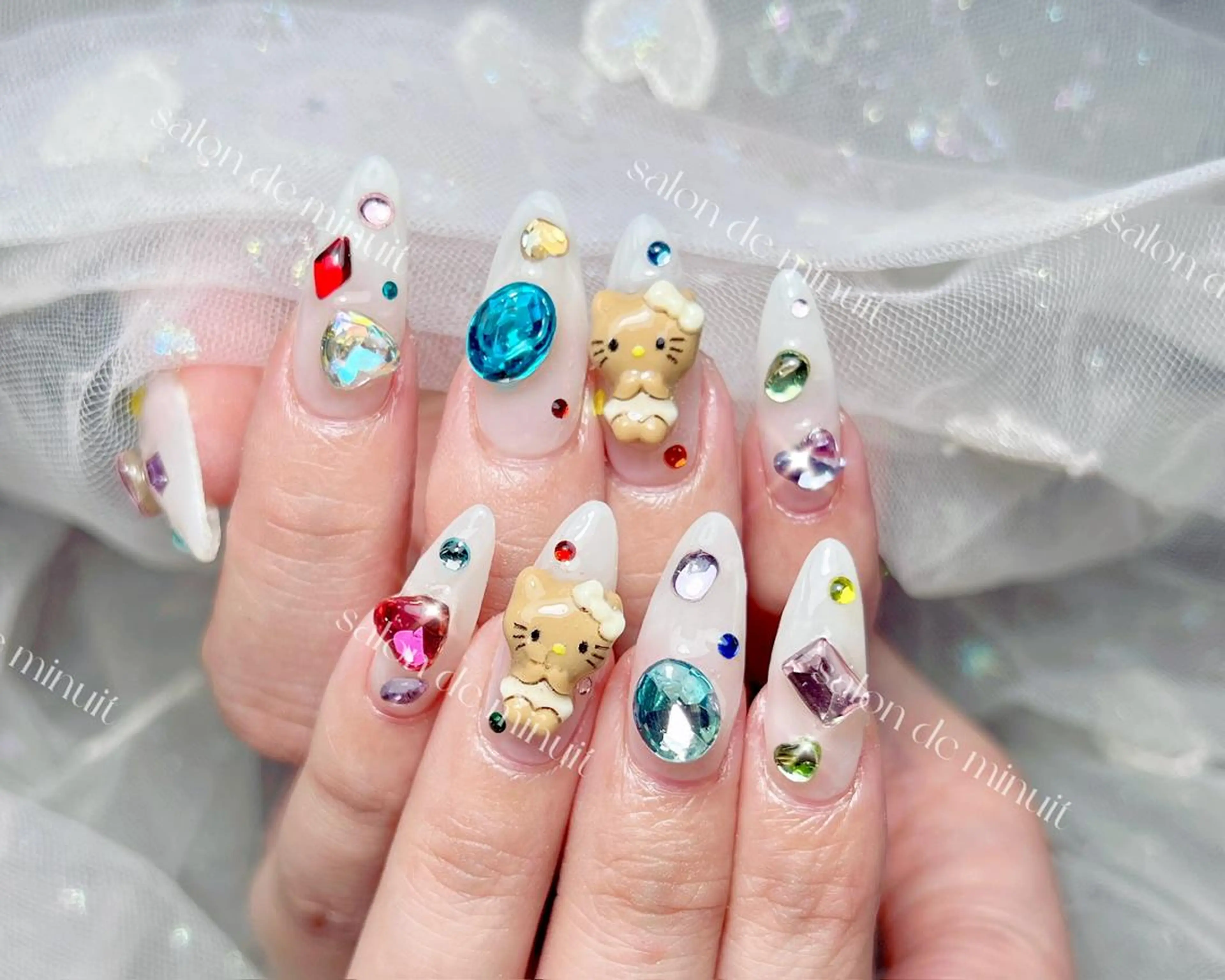 ネイル Salon de Minuit🦩のネイルデザイン