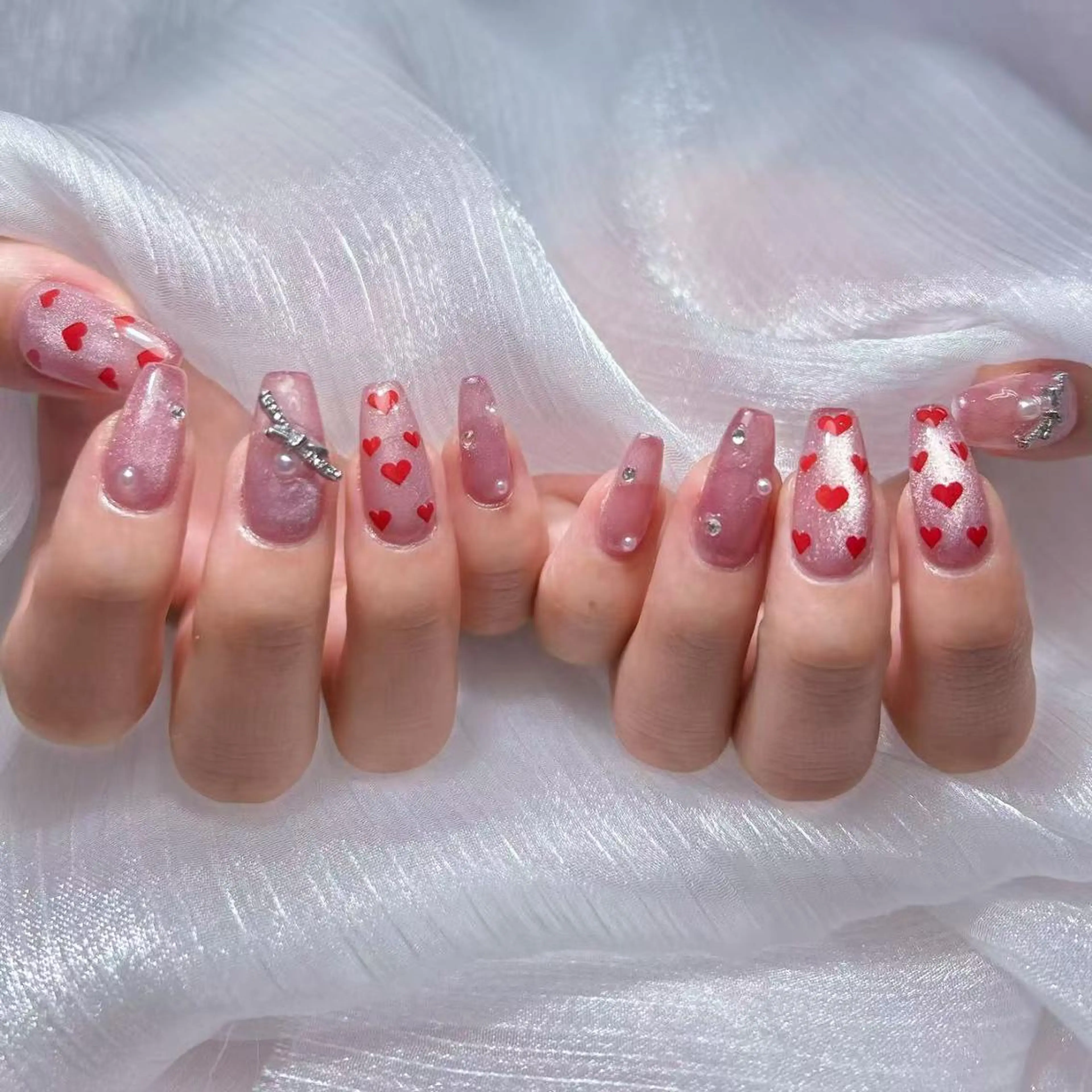ネイル アートネイル オーロラネイル ガーリー キラキラネイル 韓国ネイル ハンドネイル Nail Monsterのネイルデザイン