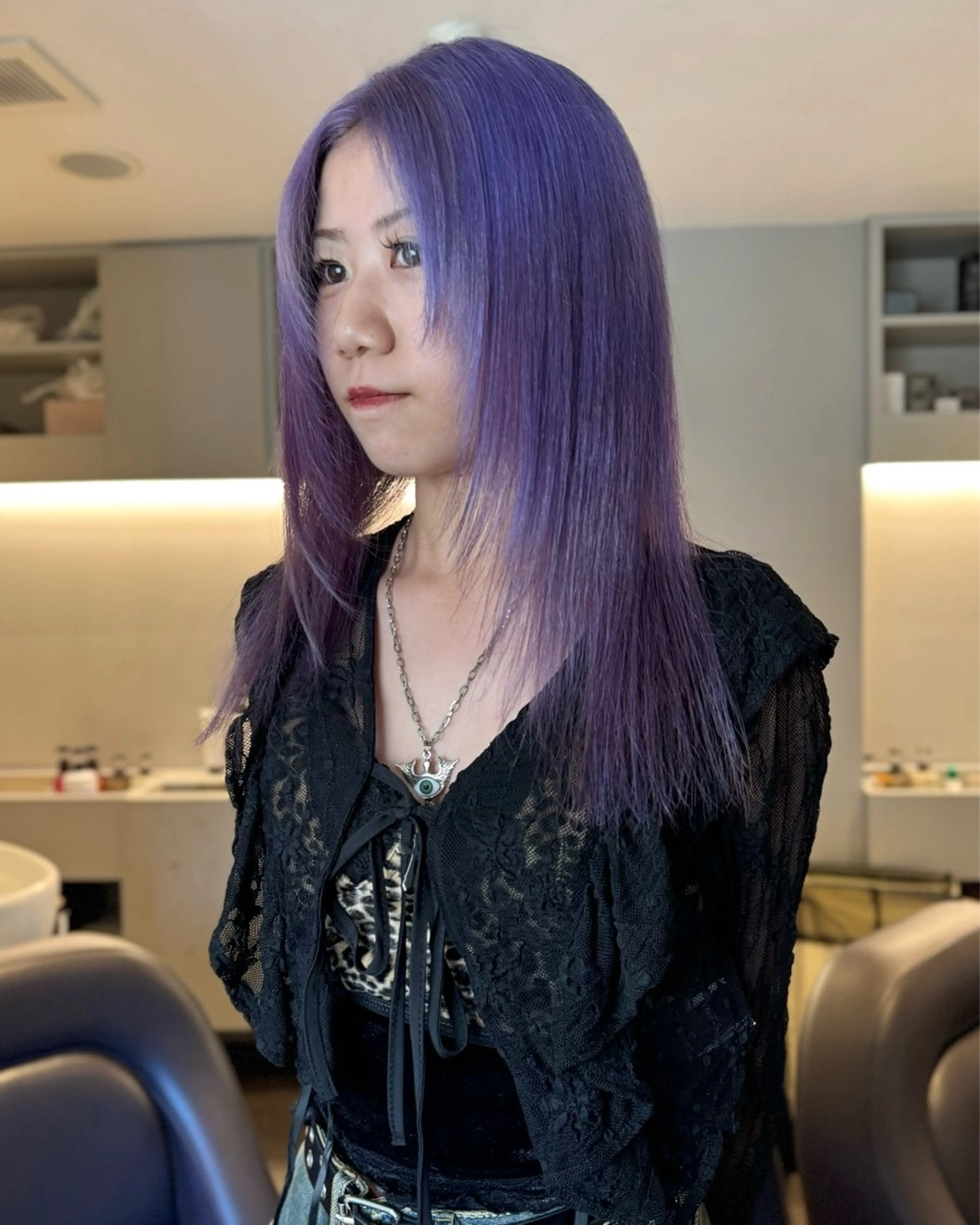 ミディアム カラー ブリーチ ハイトーンカラー ラベンダーカラー ヘアカラー トリートメント RAIMA ハイトーンレイヤーのヘアスタイル