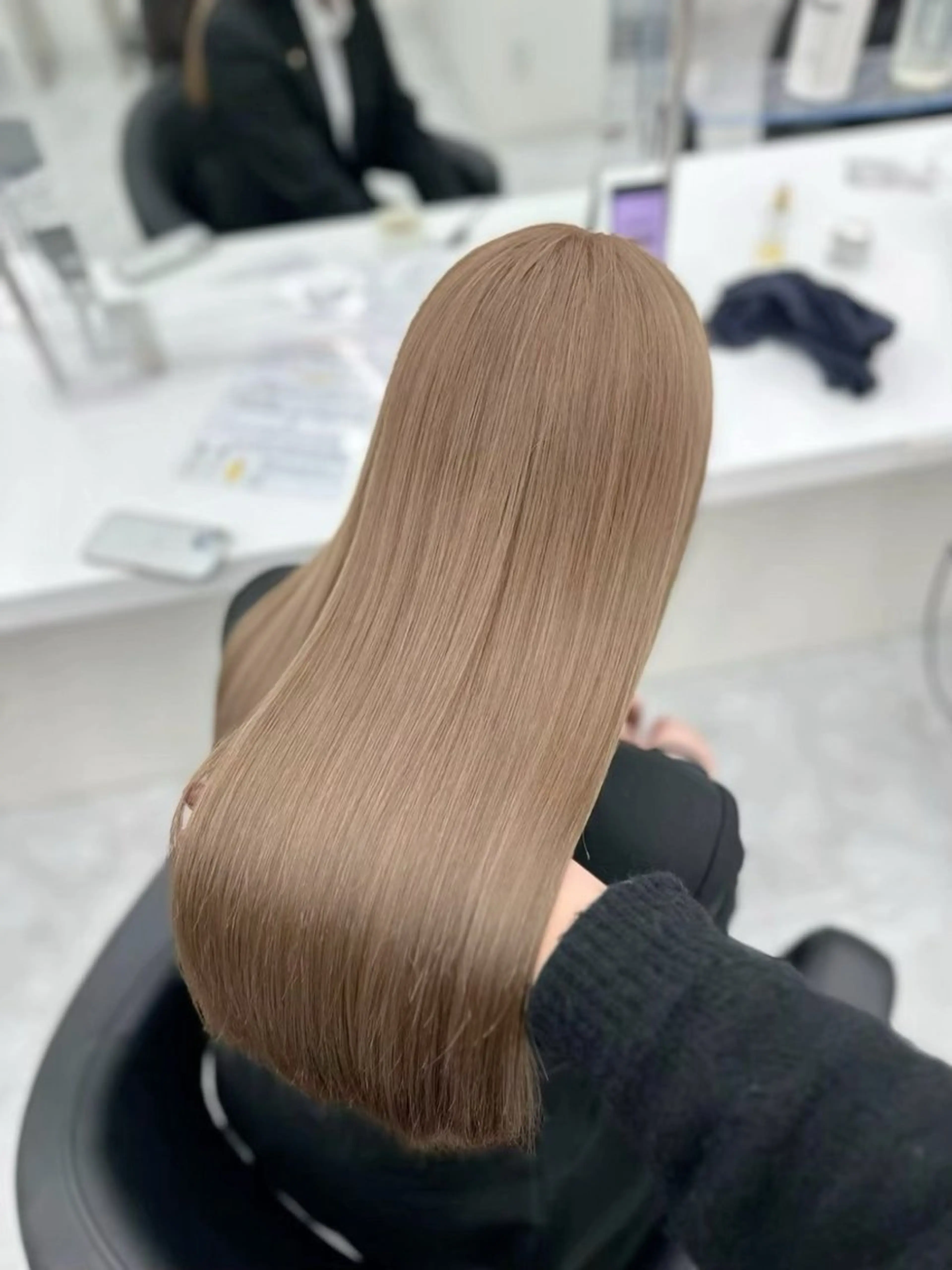 ロング カラー 🖤ハイトーン× レイヤー🖤SARAのヘアスタイル