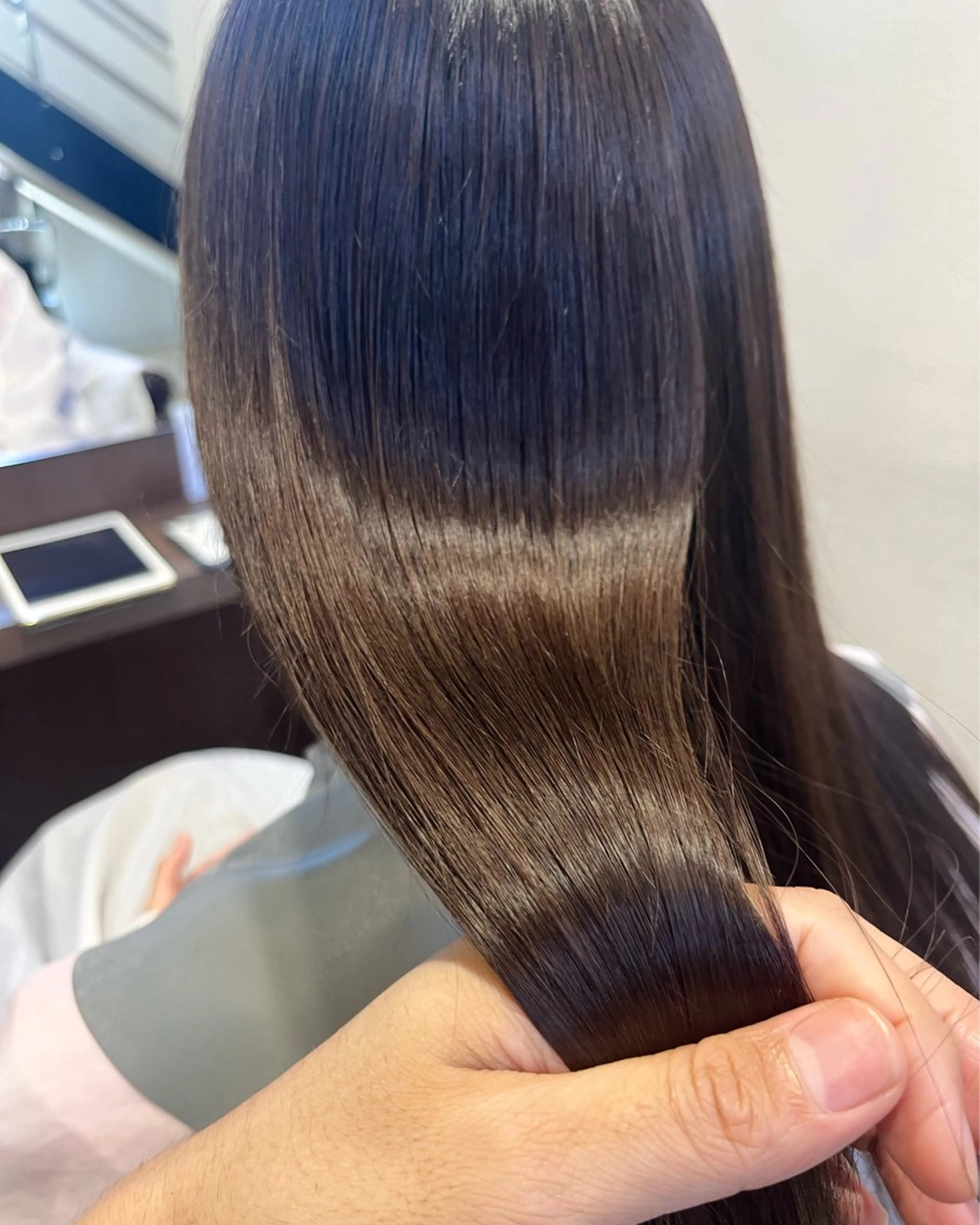 セミロング 髪質改善 縮毛矯正 松崎 崇のヘアスタイル