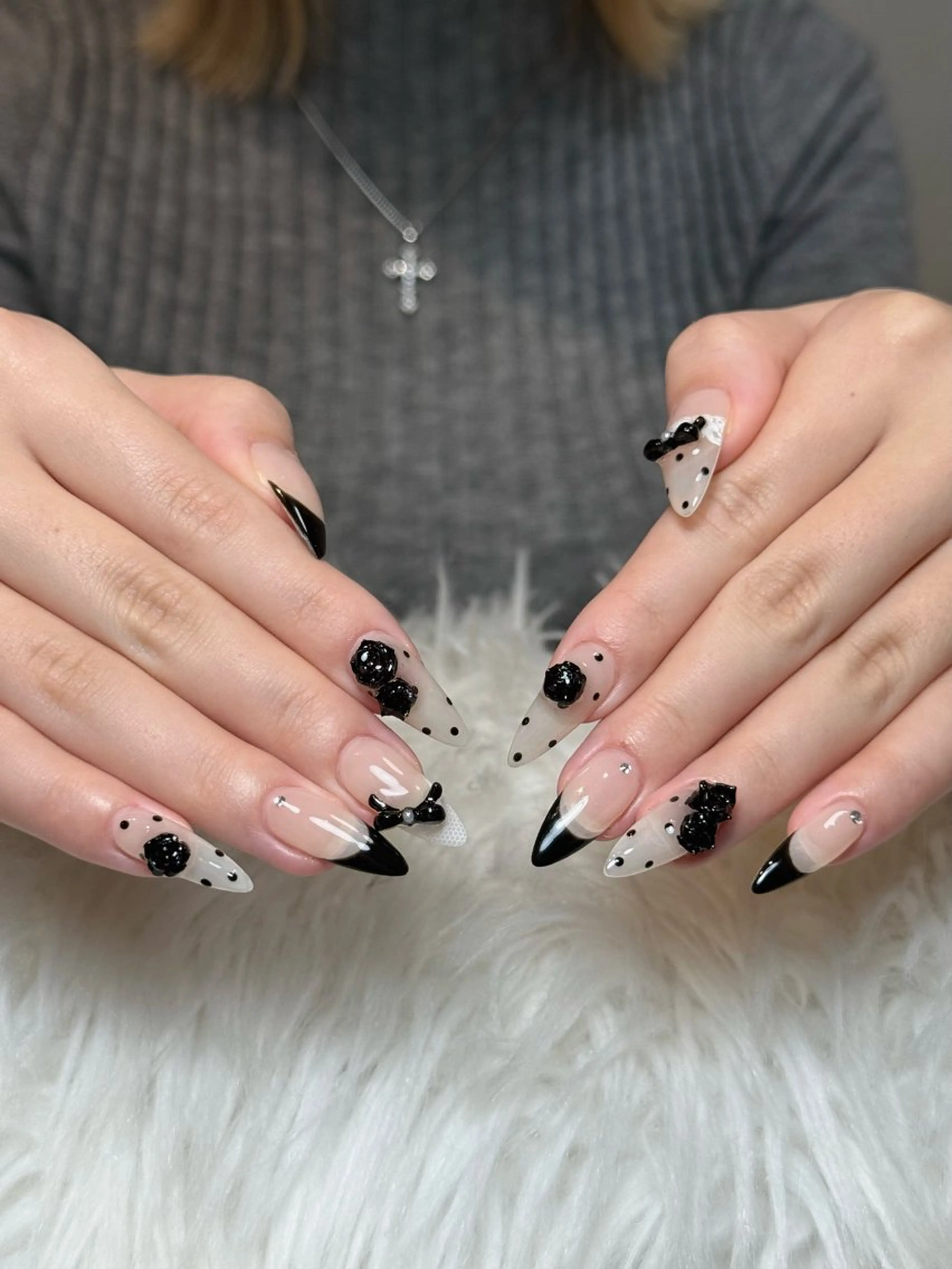 ネイル ボルドー ブラウン チークネイル ドット フットネイル ハンドネイル Julli nail所属・Julli ジュリのネイルデザイン