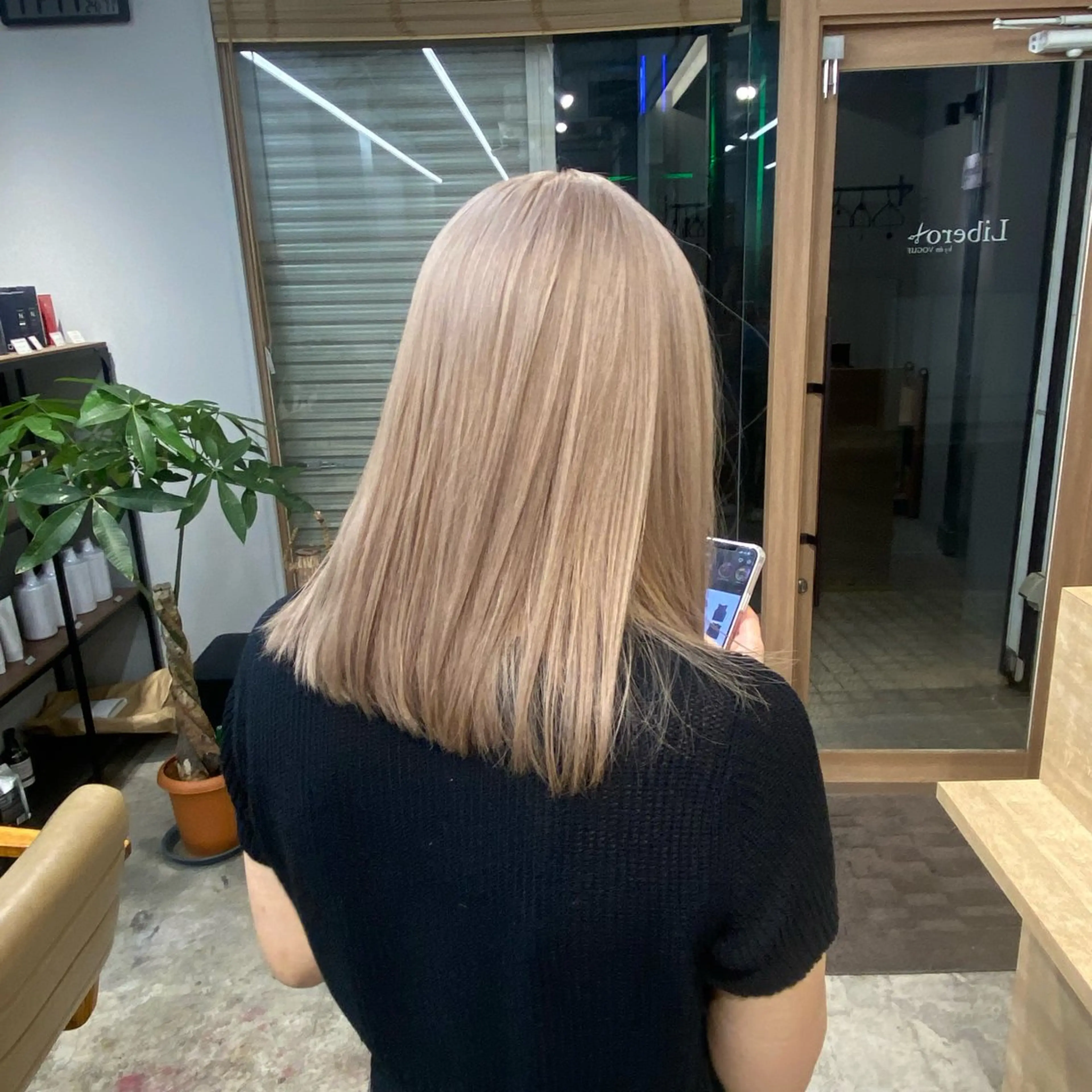 セミロング EGO 池袋 RIO🖤⋆͛*͛のヘアスタイル