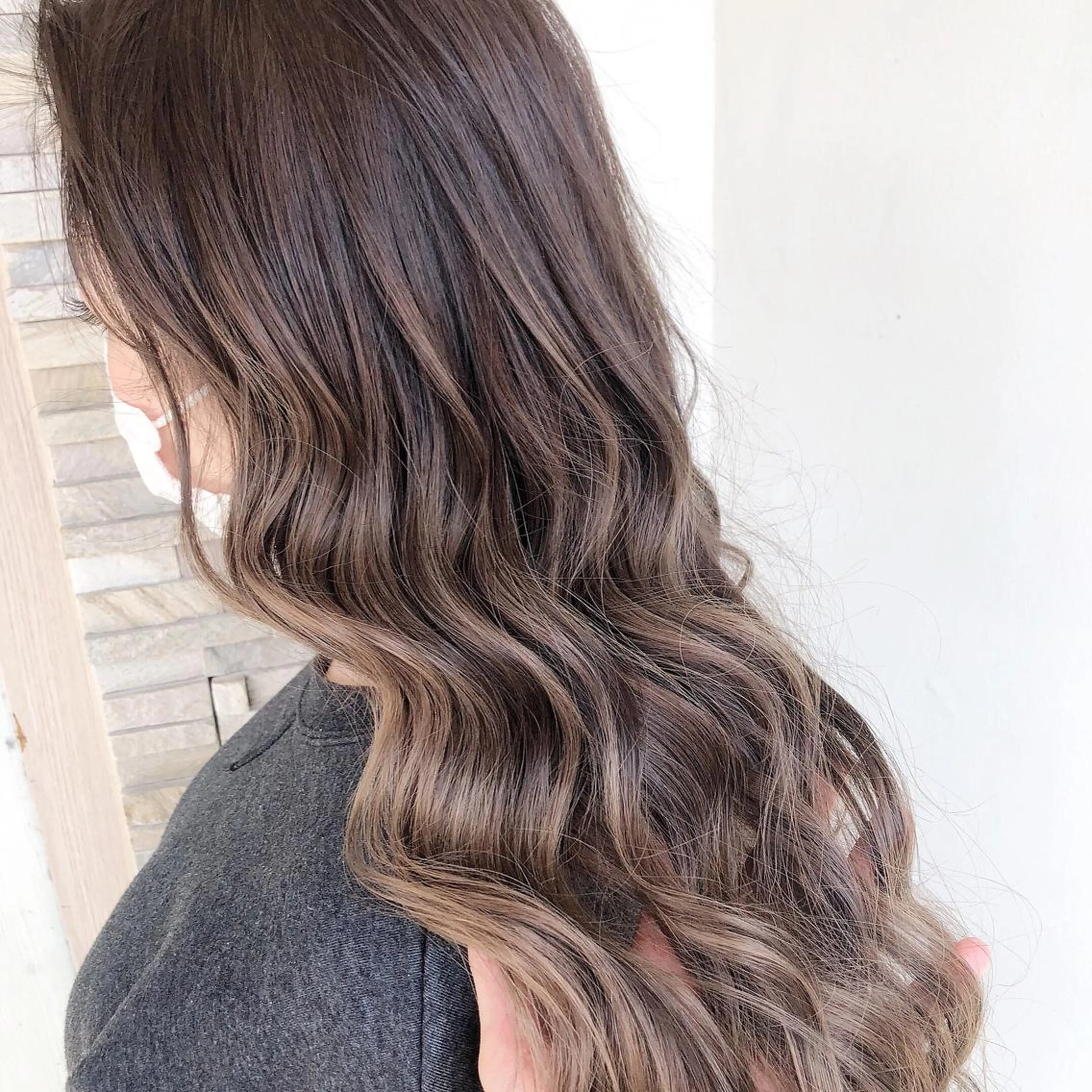 ロング カラー kr2s アメ村のヘアスタイル