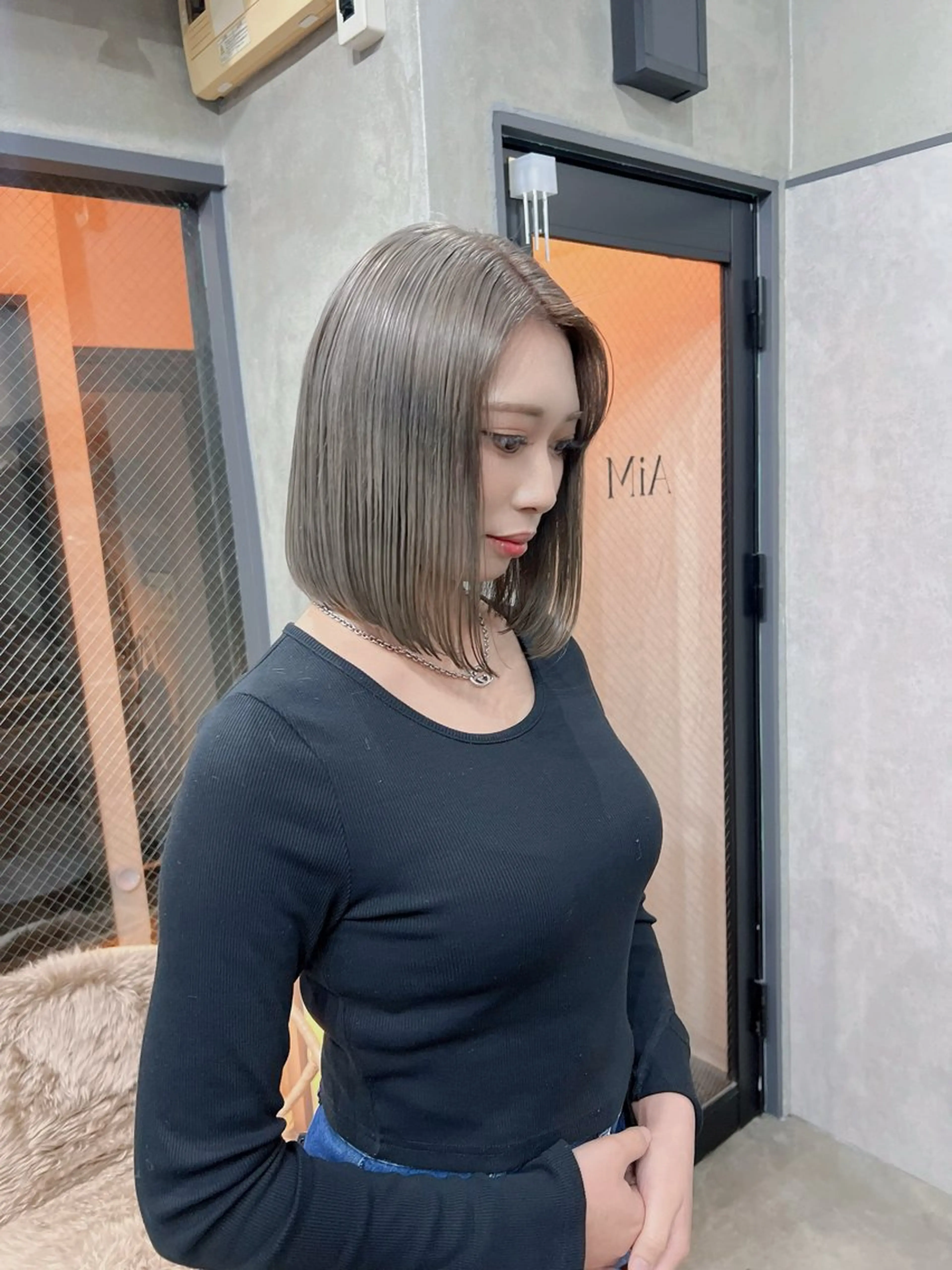 ショート ボブ 顔周りカット カット ヘアカラー ユ イのヘアスタイル