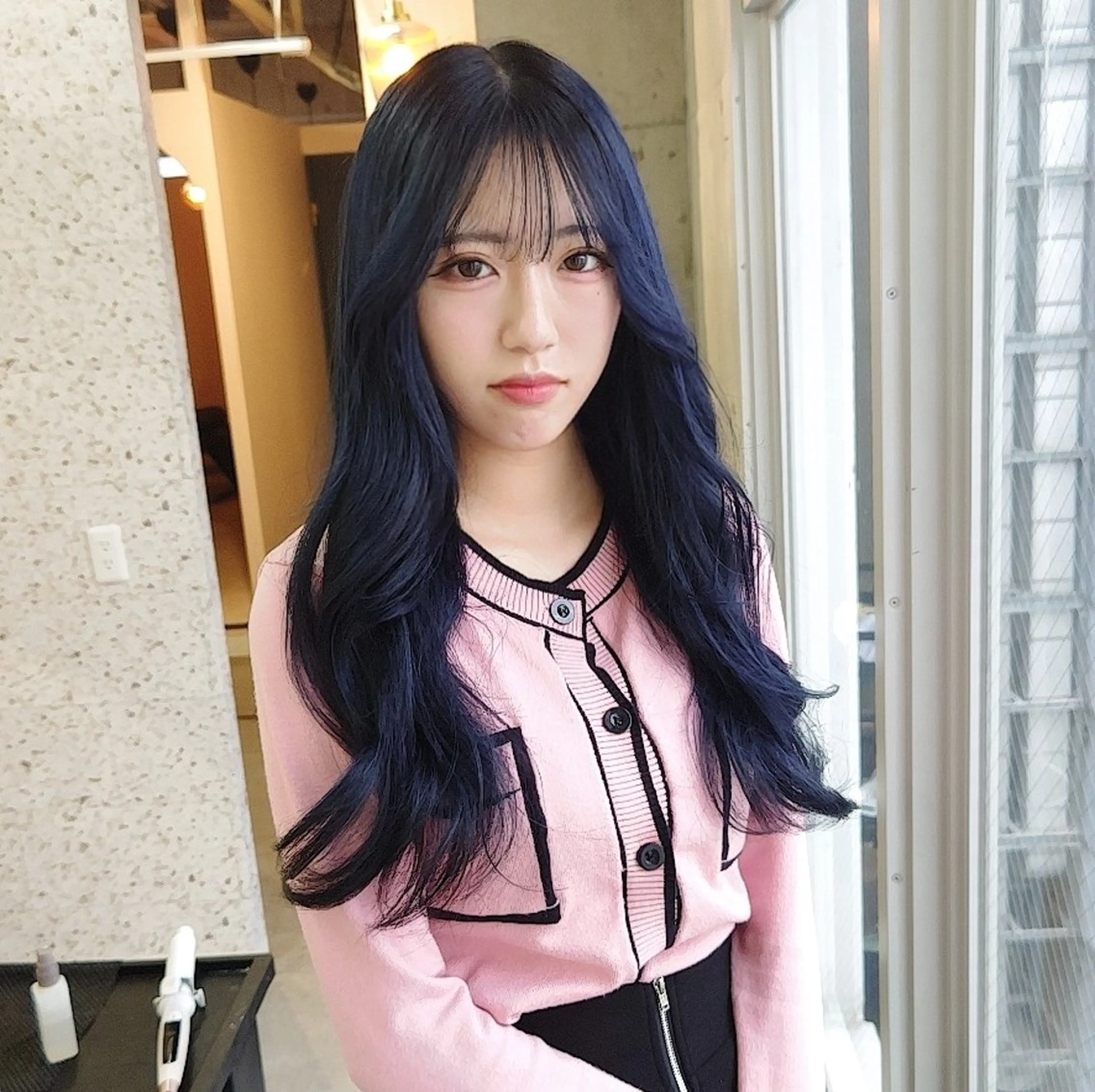 ロング カラー ブルーカラー ネイビーカラー lani hair salon所属・髪質改善.縮毛矯正 ×韓国ヘアyukiのヘアスタイル