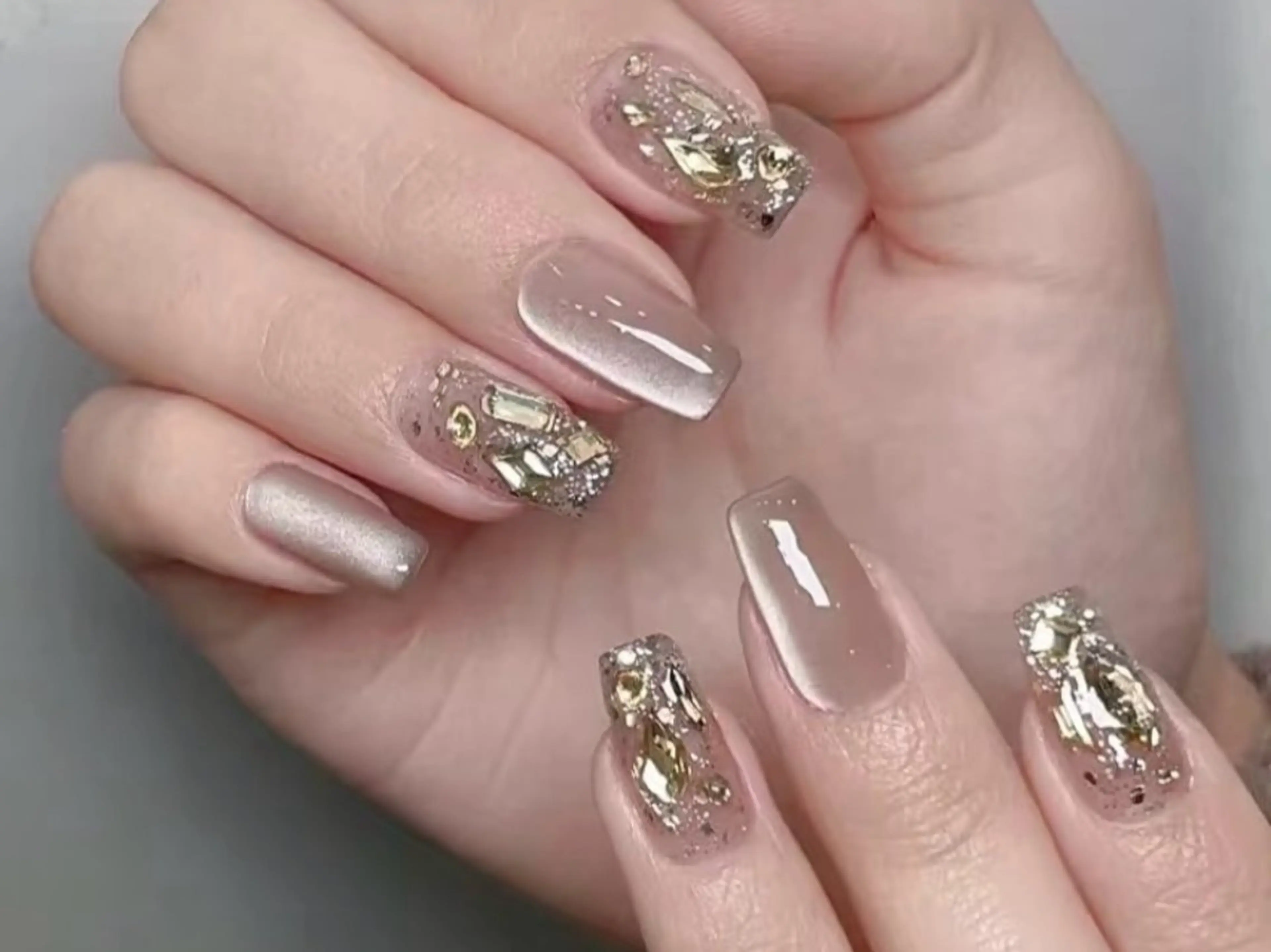 セミロング ハンドネイル フットネイル ハンドケア flora所属・NAILS Soraのネイルデザイン