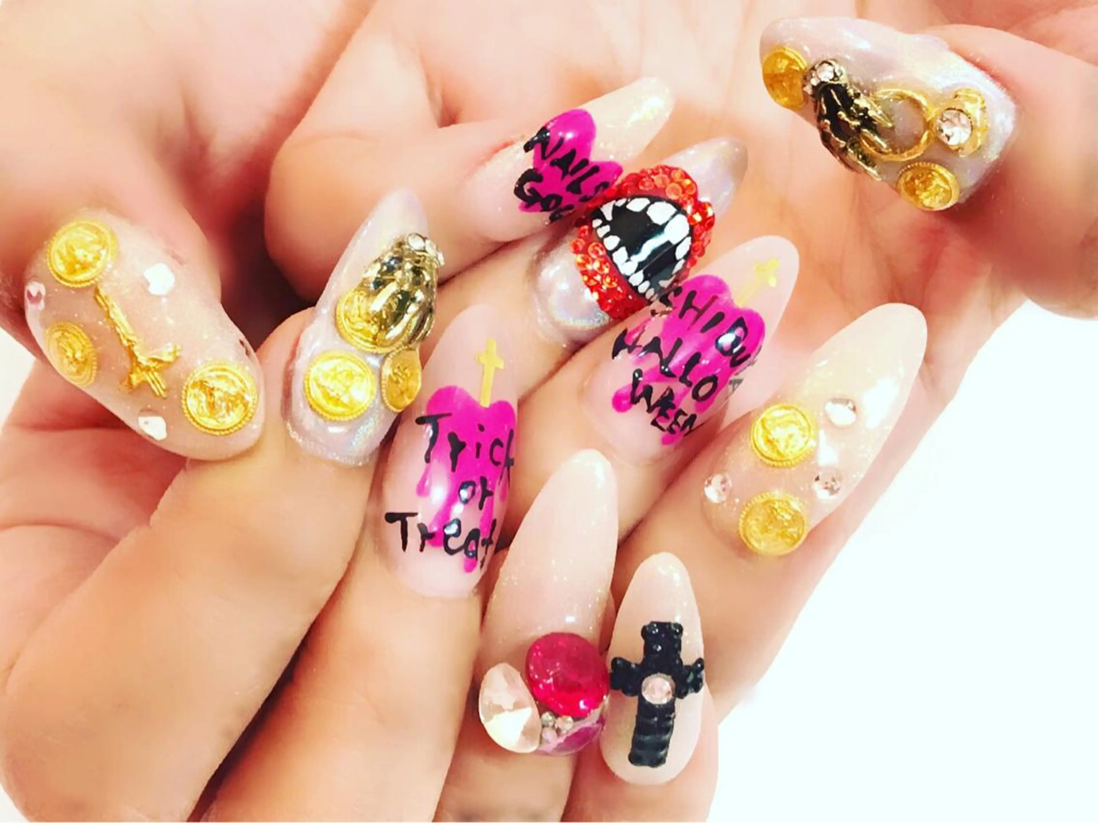 ロング カラー パーマ ヘアアレンジ メンズ キッズ ネイル マツエク・マツパ 学生(メンズ向け) グラデーションカラー 付け放題 ハロウィン 学生 NAILSGOGO shibuyaのネイルデザイン