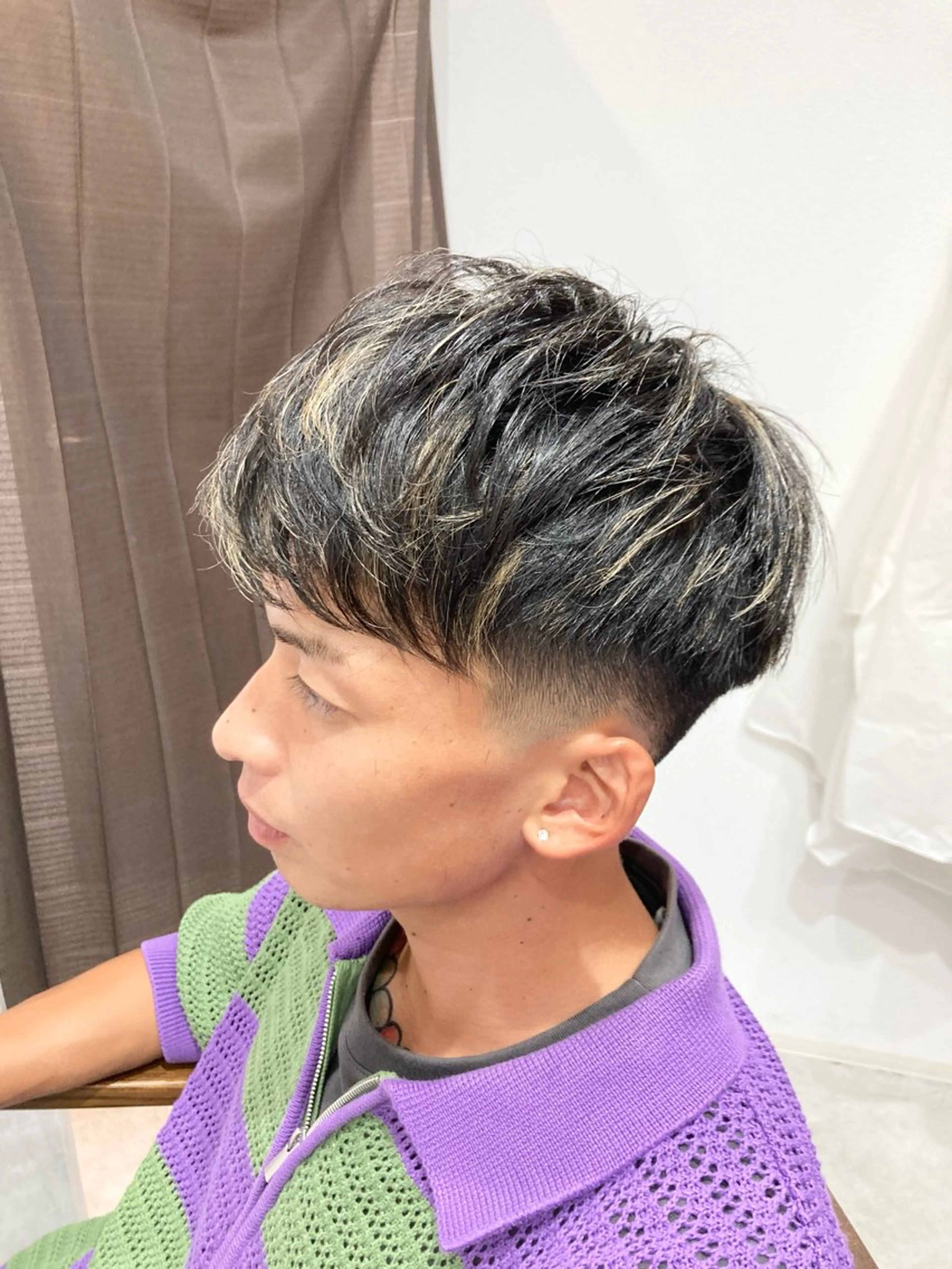 ショート カラー メンズ フェードカット メンズメッシュ ツーブロック メッシュ カット パーマ職人 矢部絢一のヘアスタイル