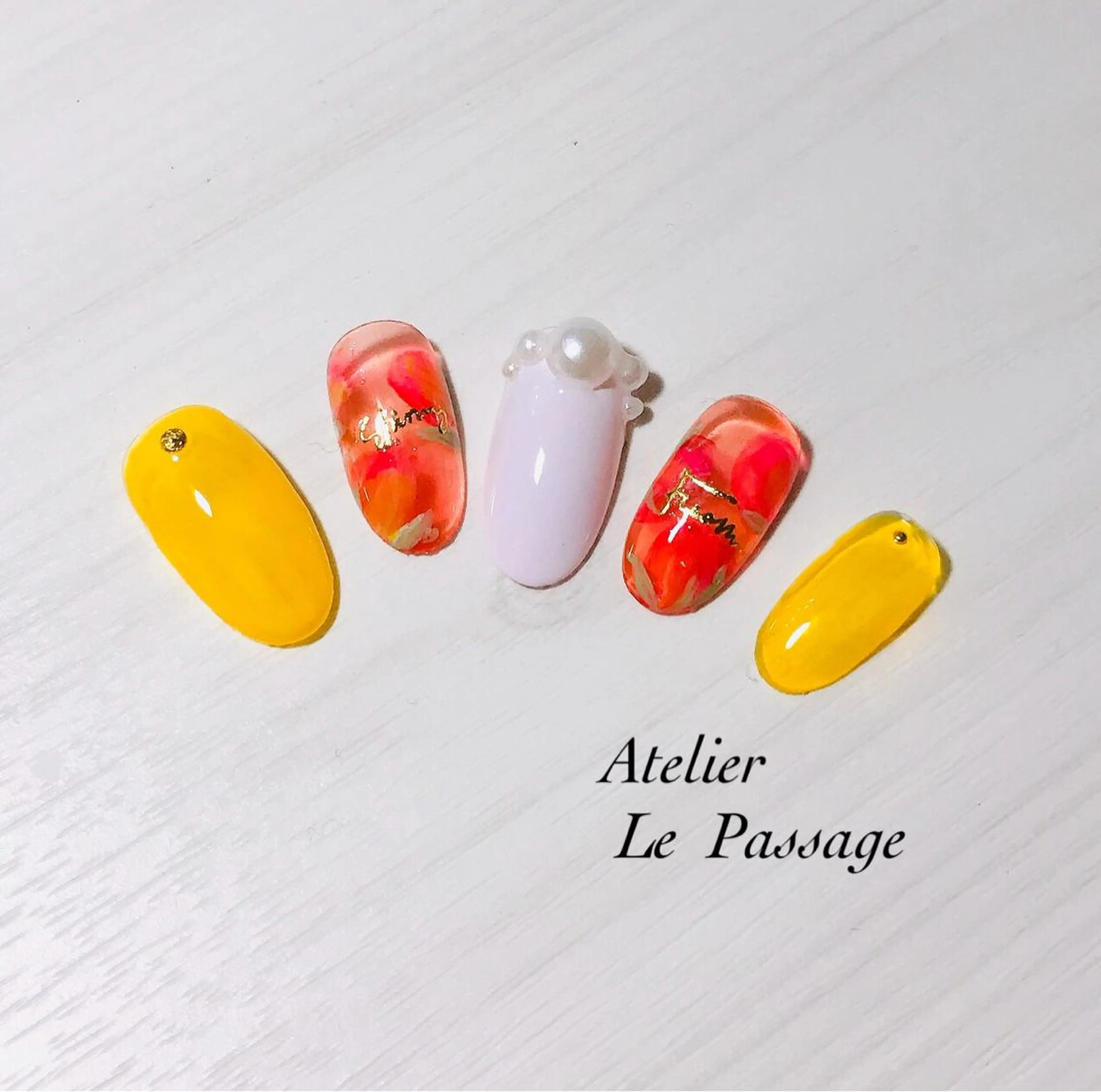 ネイル フラワーネイル ジェルネイル ニュアンスネイル パラジェル 春ネイル Atelier Le Passage所属・h nakatsukaのネイルデザイン