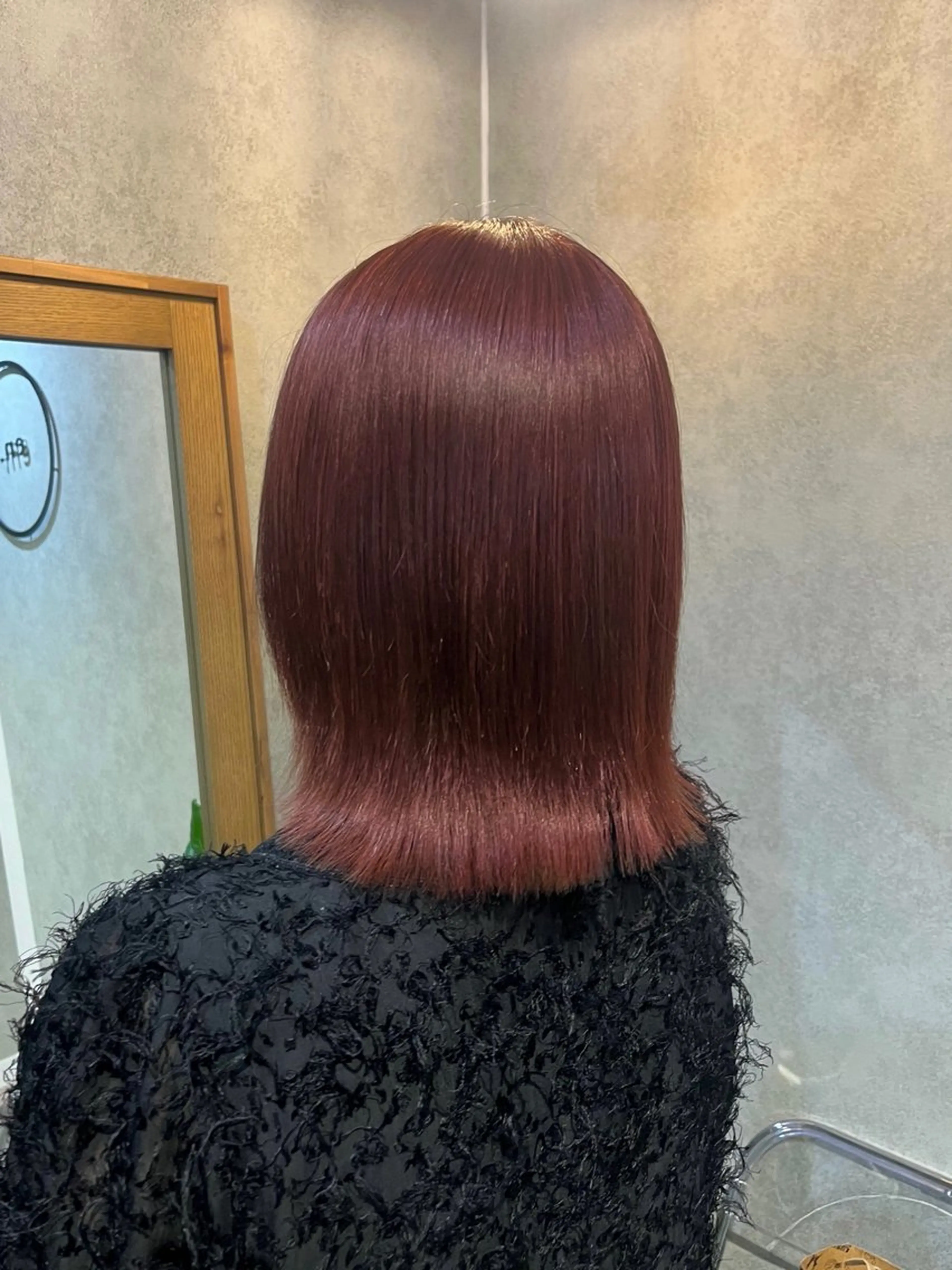 ミディアム カラー 切りっぱなしボブ ボブレイヤー ブリーチ ブラウンカラー ブリーチなしカラー カット ヘアカラー トリートメント ボブ/プツッとボブ/ 暖色カラー/モエのヘアスタイル