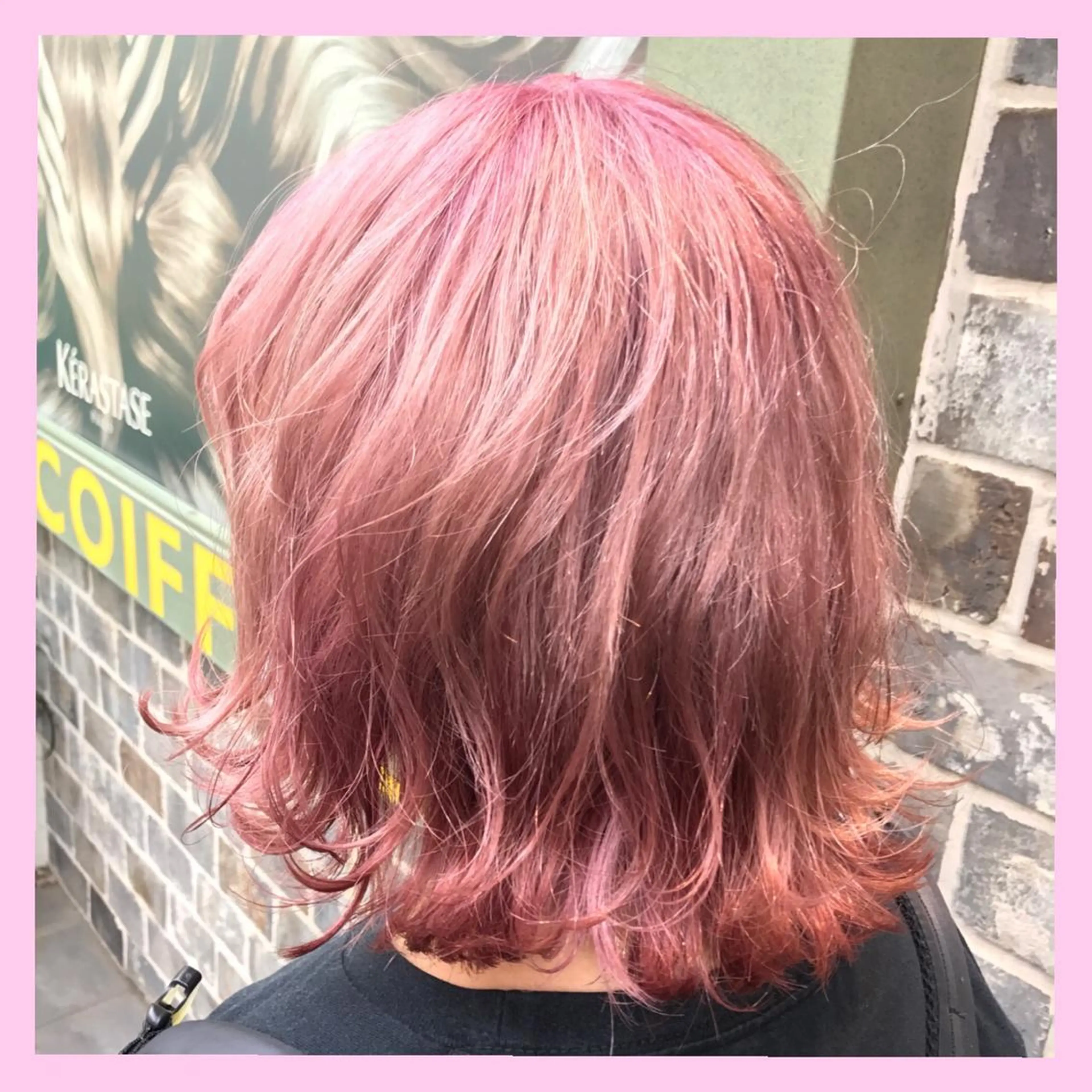 ミディアム カラー ピンクカラー SHIN/レイヤー カット×クロスパーマのヘアスタイル