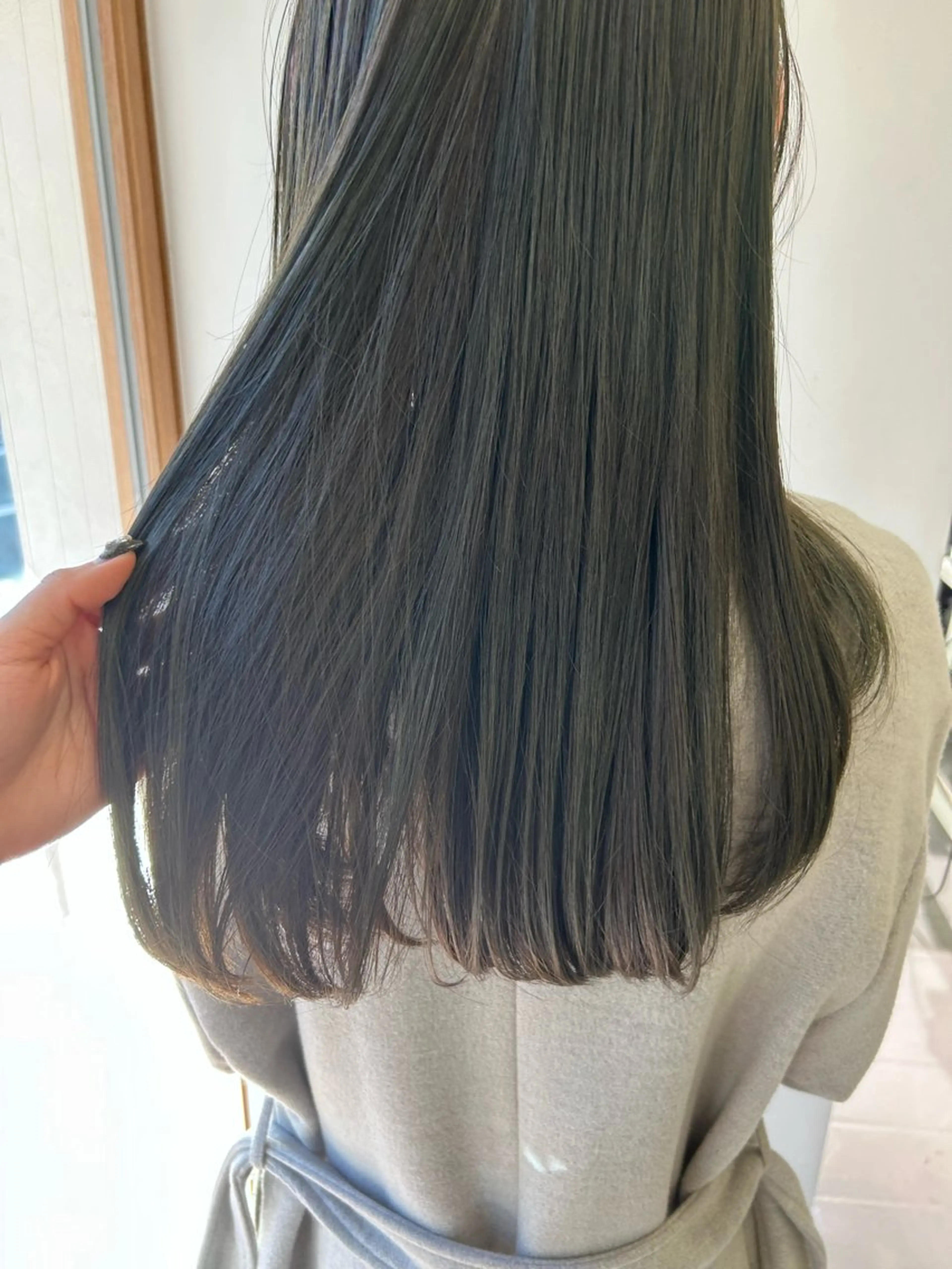 ロング カラー ヘアカラー トリートメント ウルフレイヤー🐺 ヒナ🩶のヘアスタイル