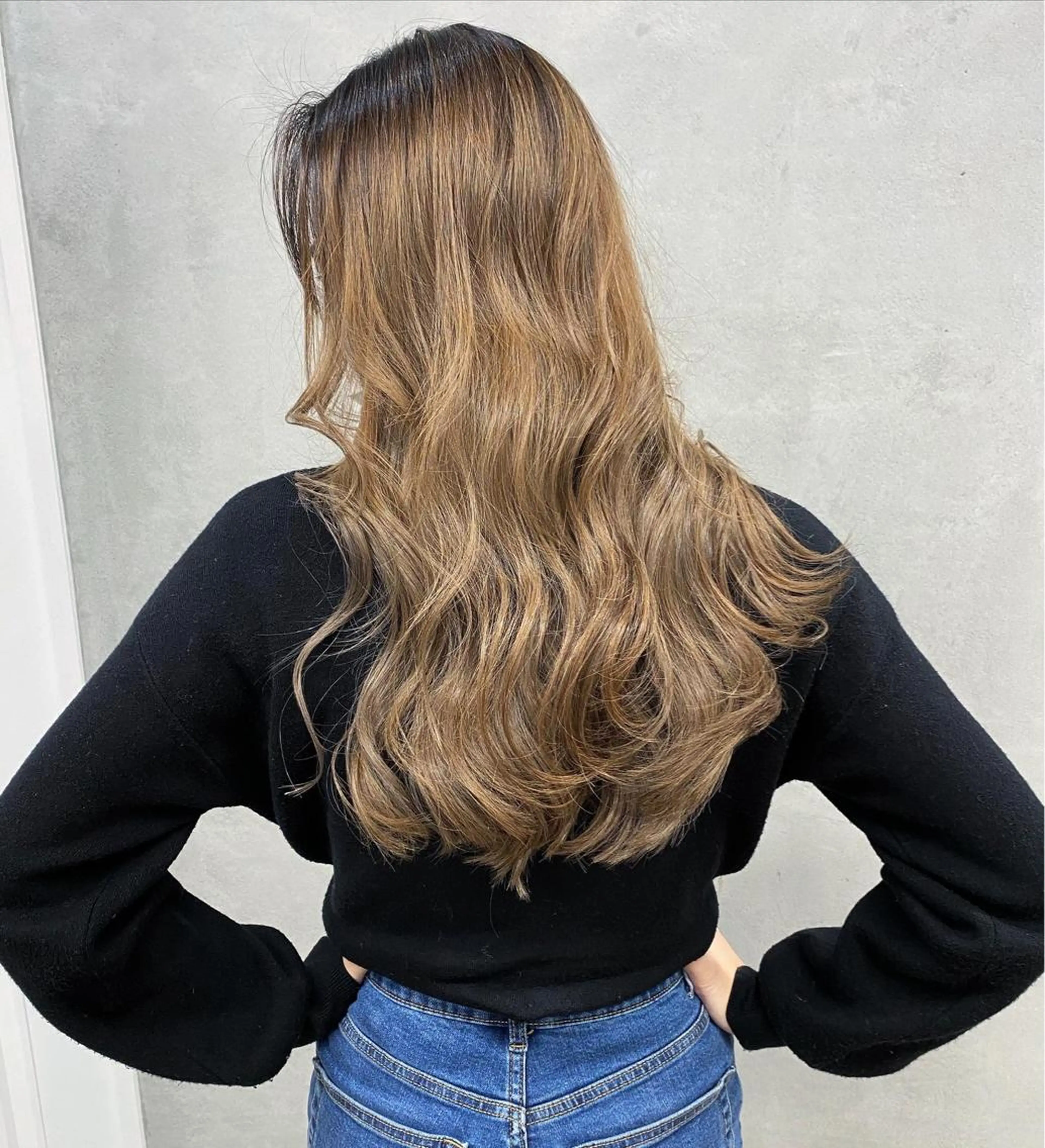 セミロング カラー ヘアアレンジ ベージュカラー デザインカラー ハイトーンカラー 原宿レイヤーカット 渋谷【山本喜熙】のヘアスタイル