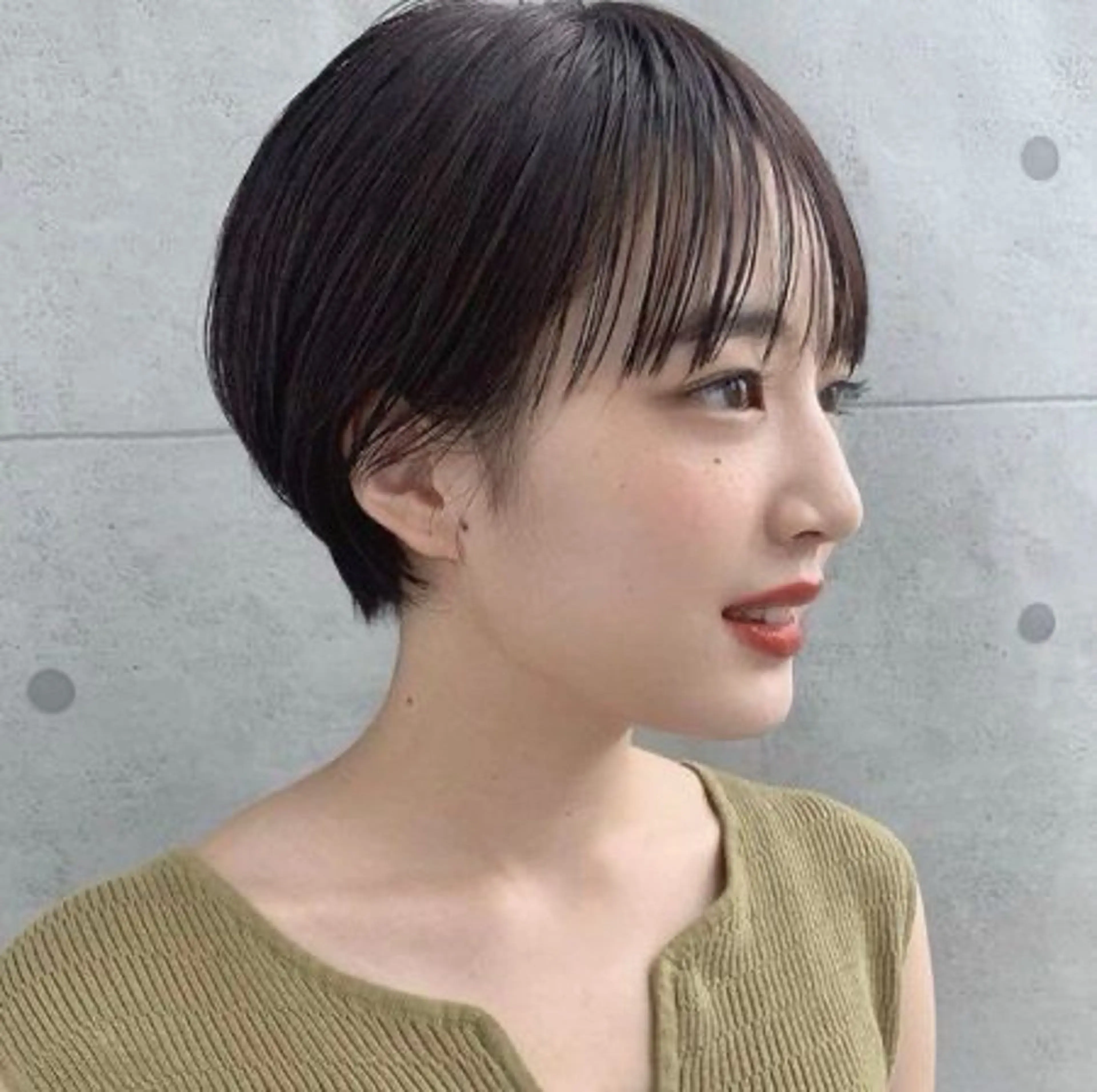 ショート 🎀調布仙川透明感オ リーブカラー干莉🎀のヘアスタイル