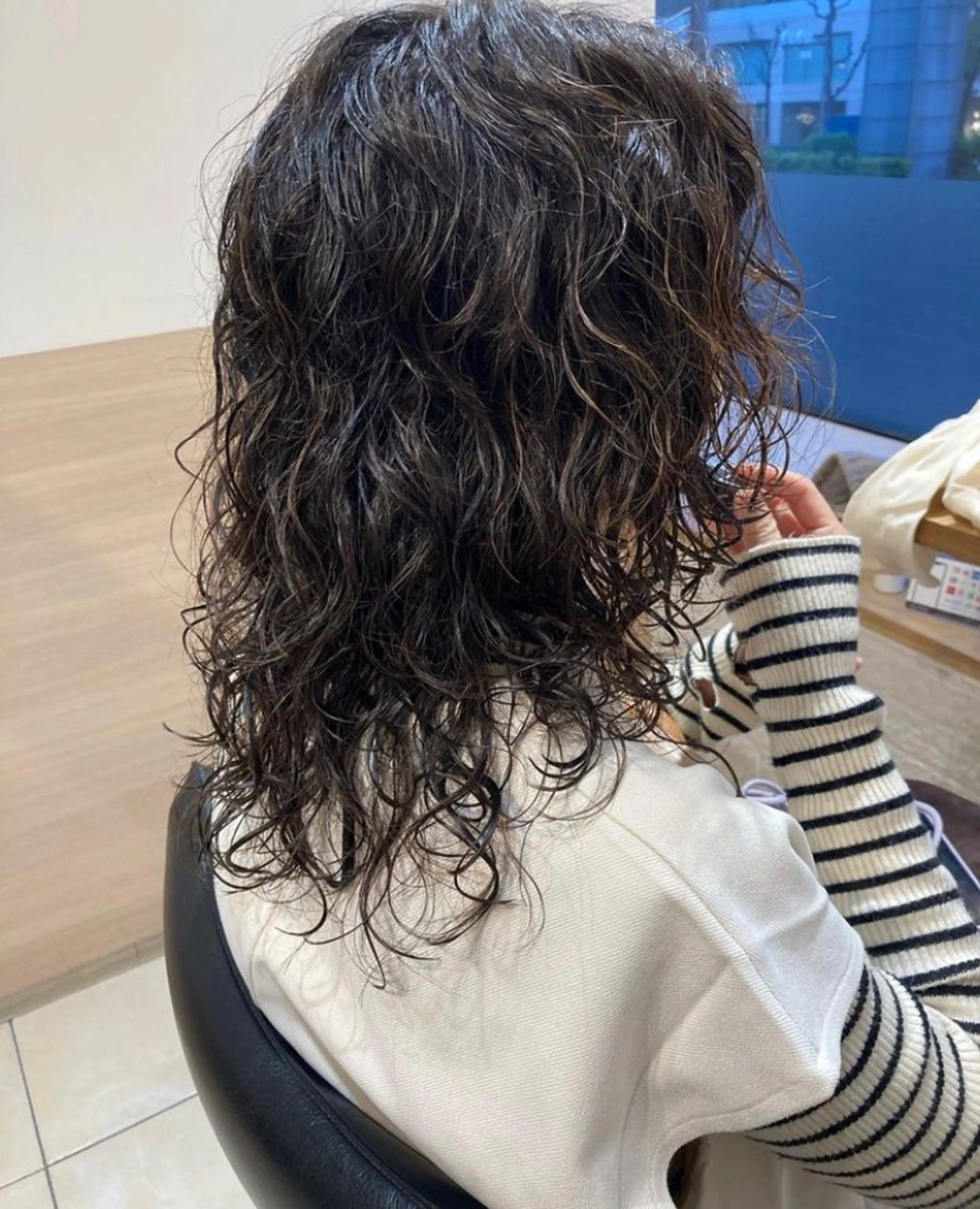 セミロング パーマ セミロングパーマ スパイラルパーマ カット パーマ icie所属・大阪ヴィーガンサロン KANAKOのヘアスタイル