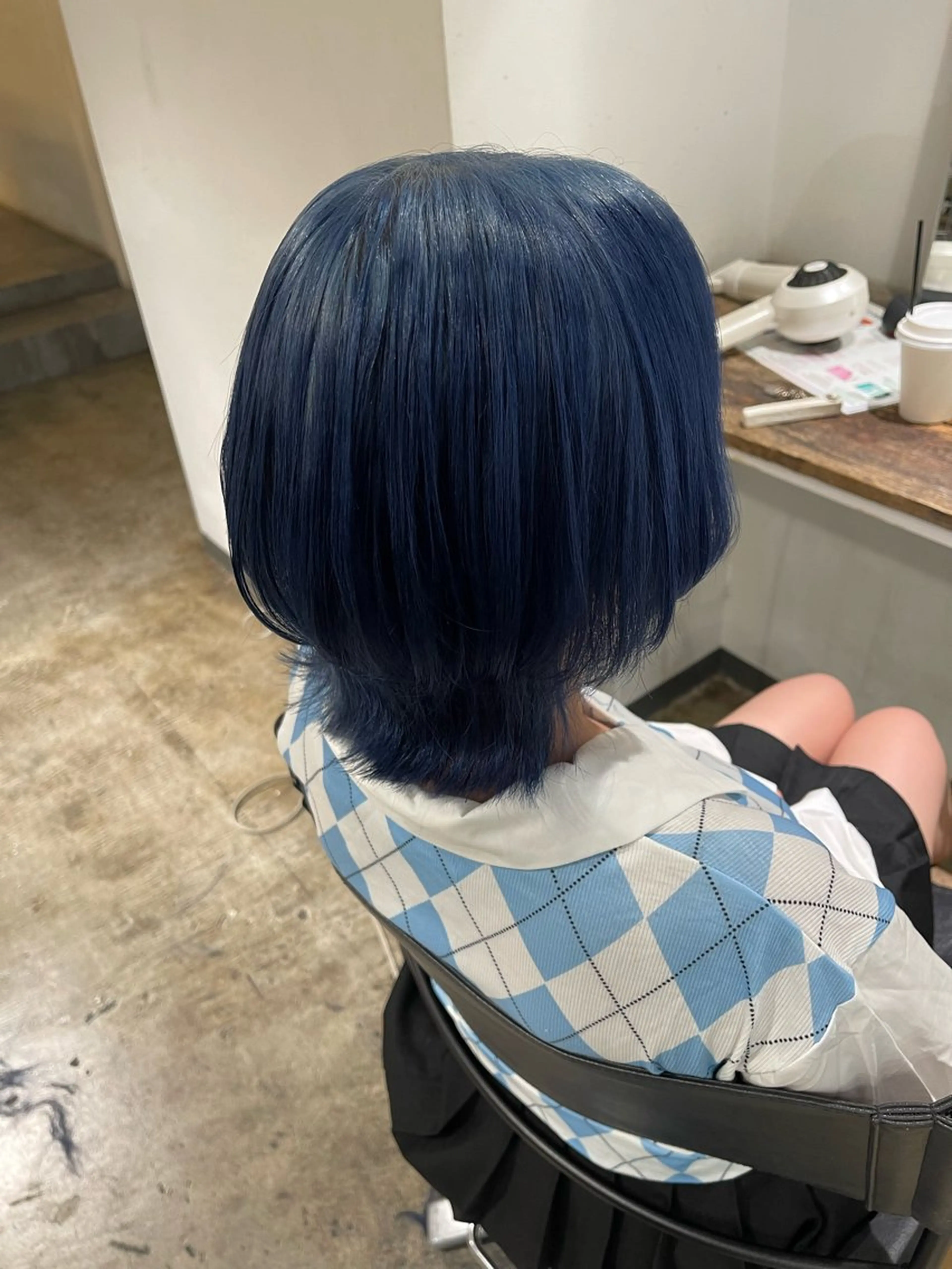 ミディアム カラー ブリーチ ブルーカラー シルバー ムラ修正/ ハイトーン💖Riaのヘアスタイル