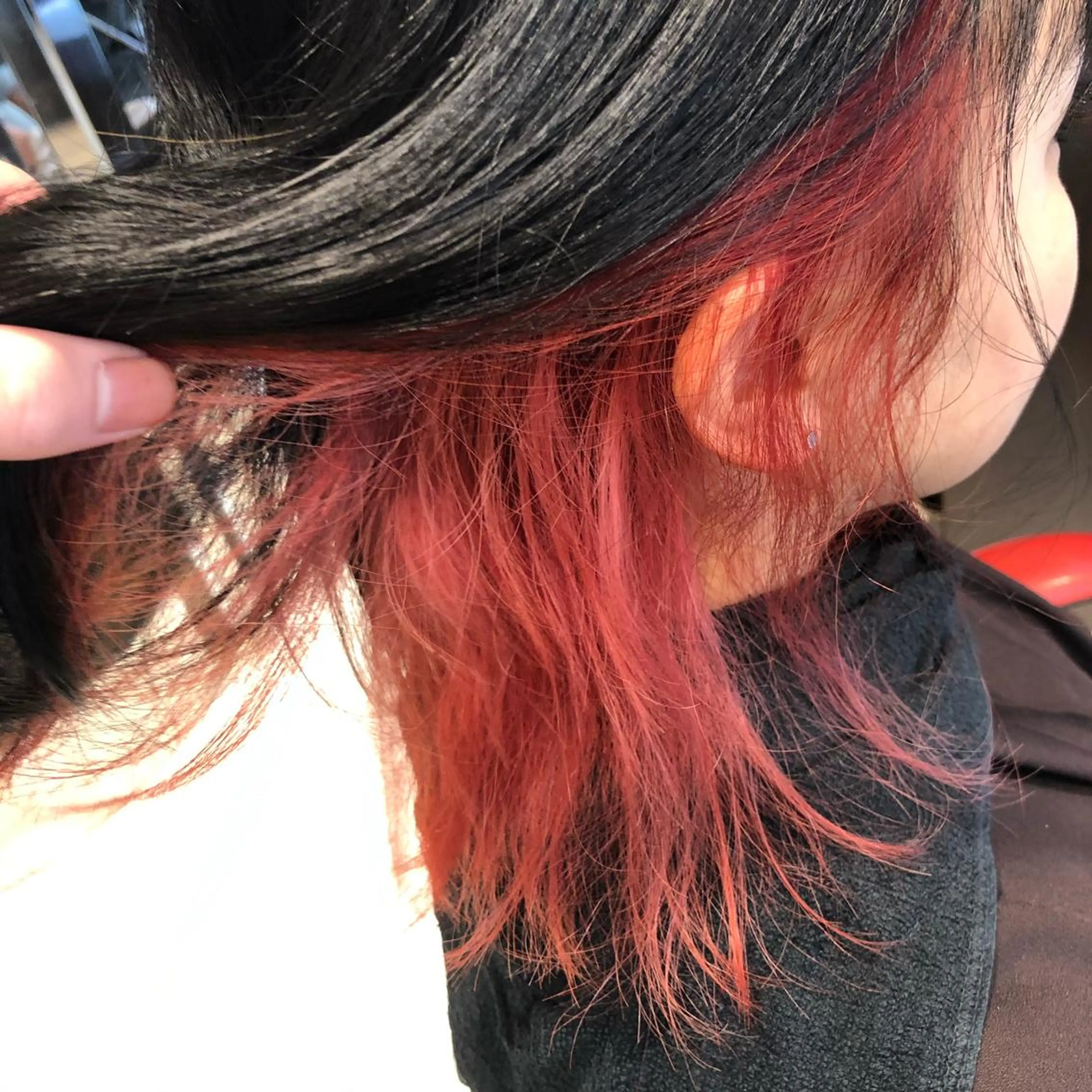 カラー インナーカラー レッドカラー 中島 稔のヘアスタイル