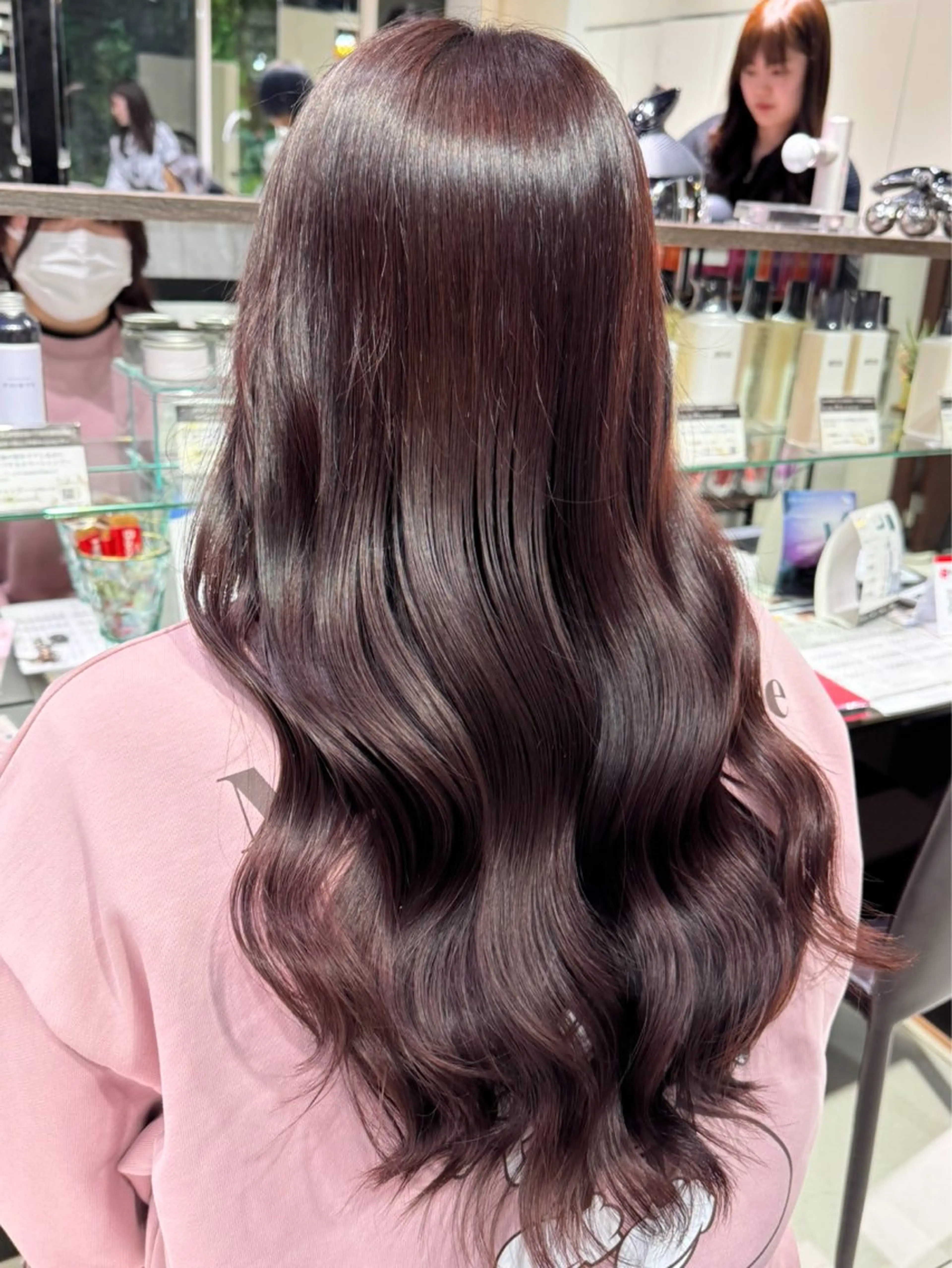 ロング カラー ヘアカラー トリートメント ヘッドスパ ピンクカラー🩷 スパニスト 外岡実希のヘアスタイル