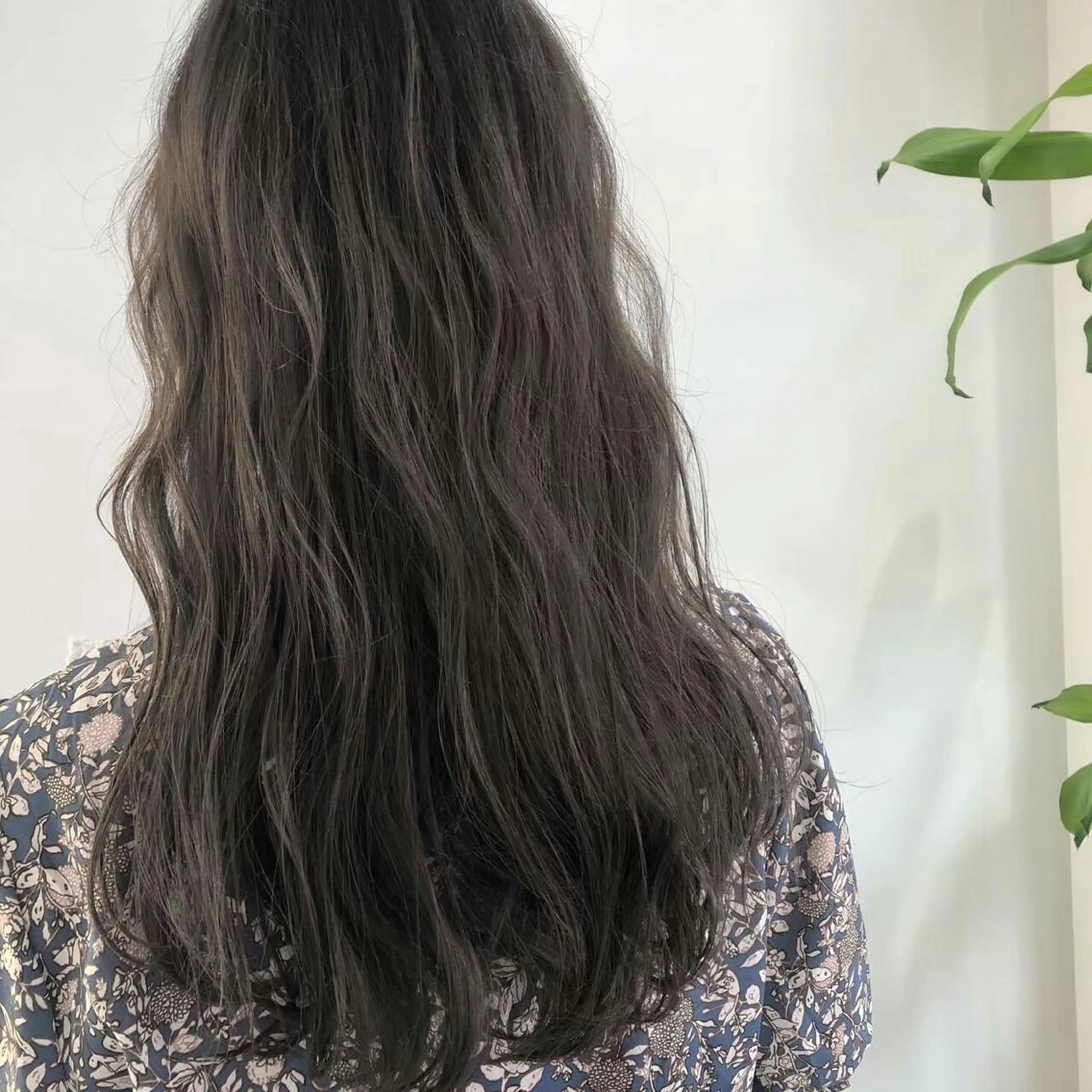 ロング アッシュ ヘアカラー トリートメント ヘッドスパ ヘアセット 山口 竣也のヘアスタイル