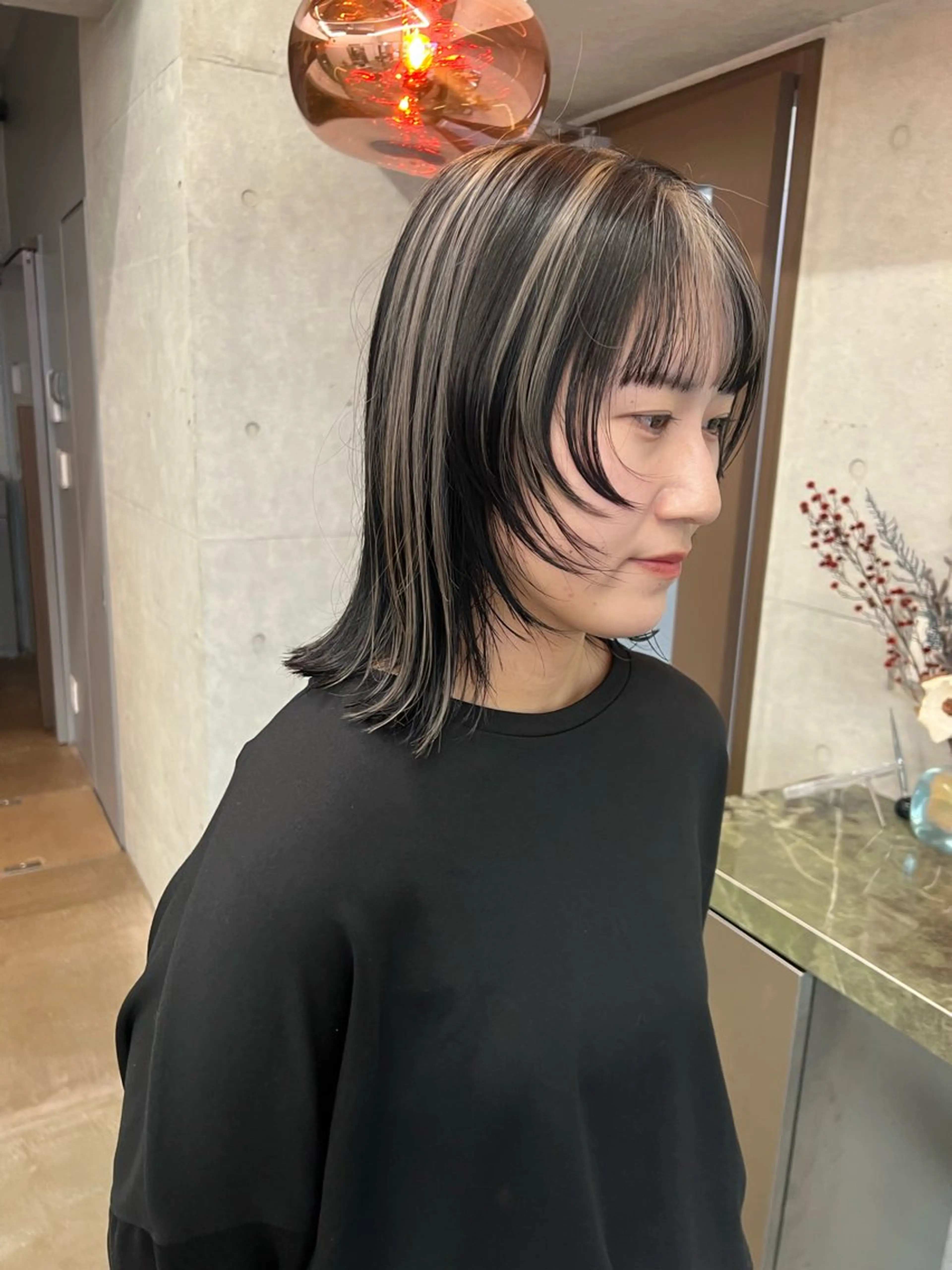 ミディアム カラー カット ヘアカラー ハイトーンカラー/ さらさのヘアスタイル