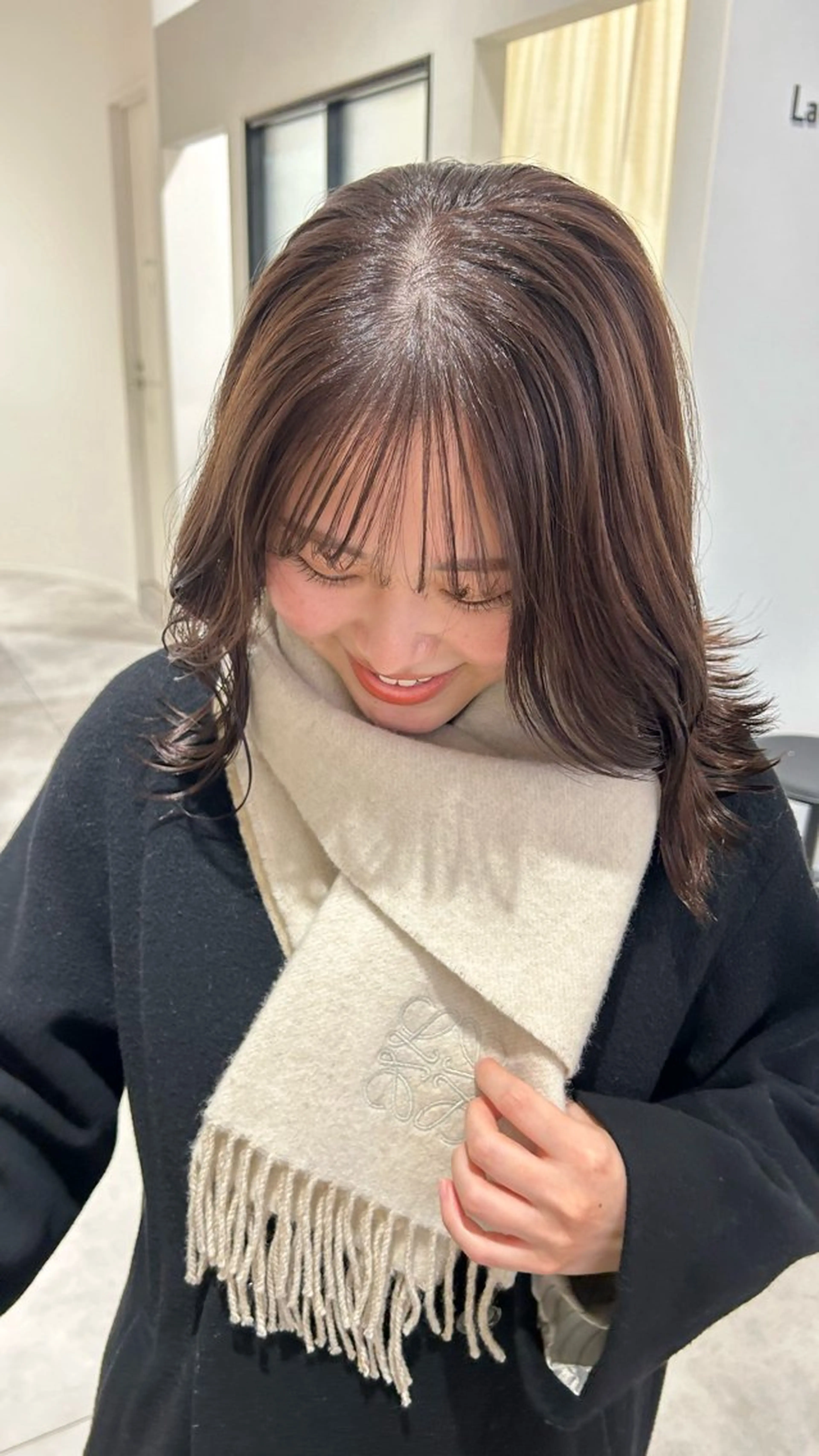 ミディアム ヘアカラー オリーブベージュ/ ブリーチなし透明感のヘアスタイル