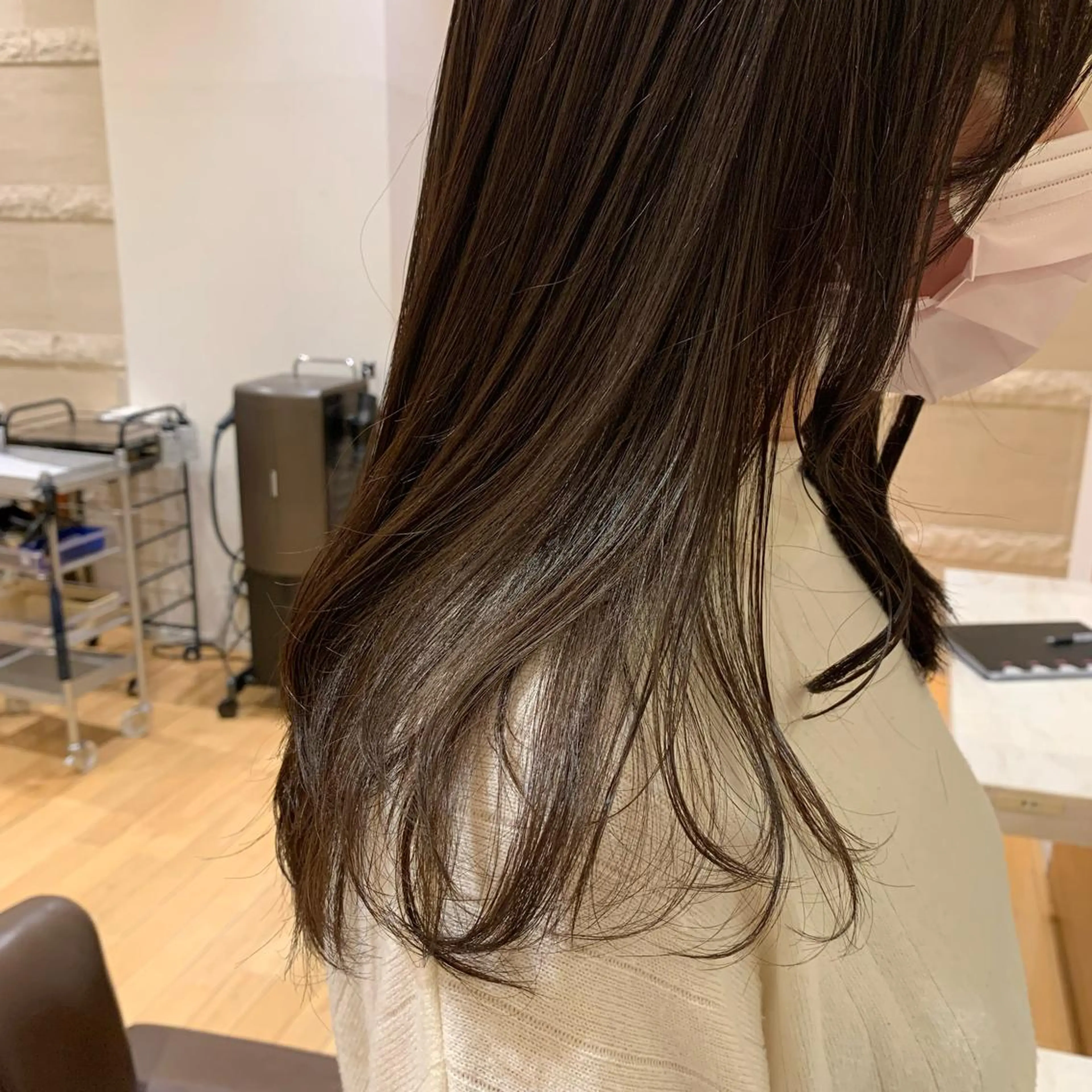 カラー 透明感カラー グレージュ オリーブグレージュ オリーブグレー ヘアカラー さとう あやかのヘアスタイル