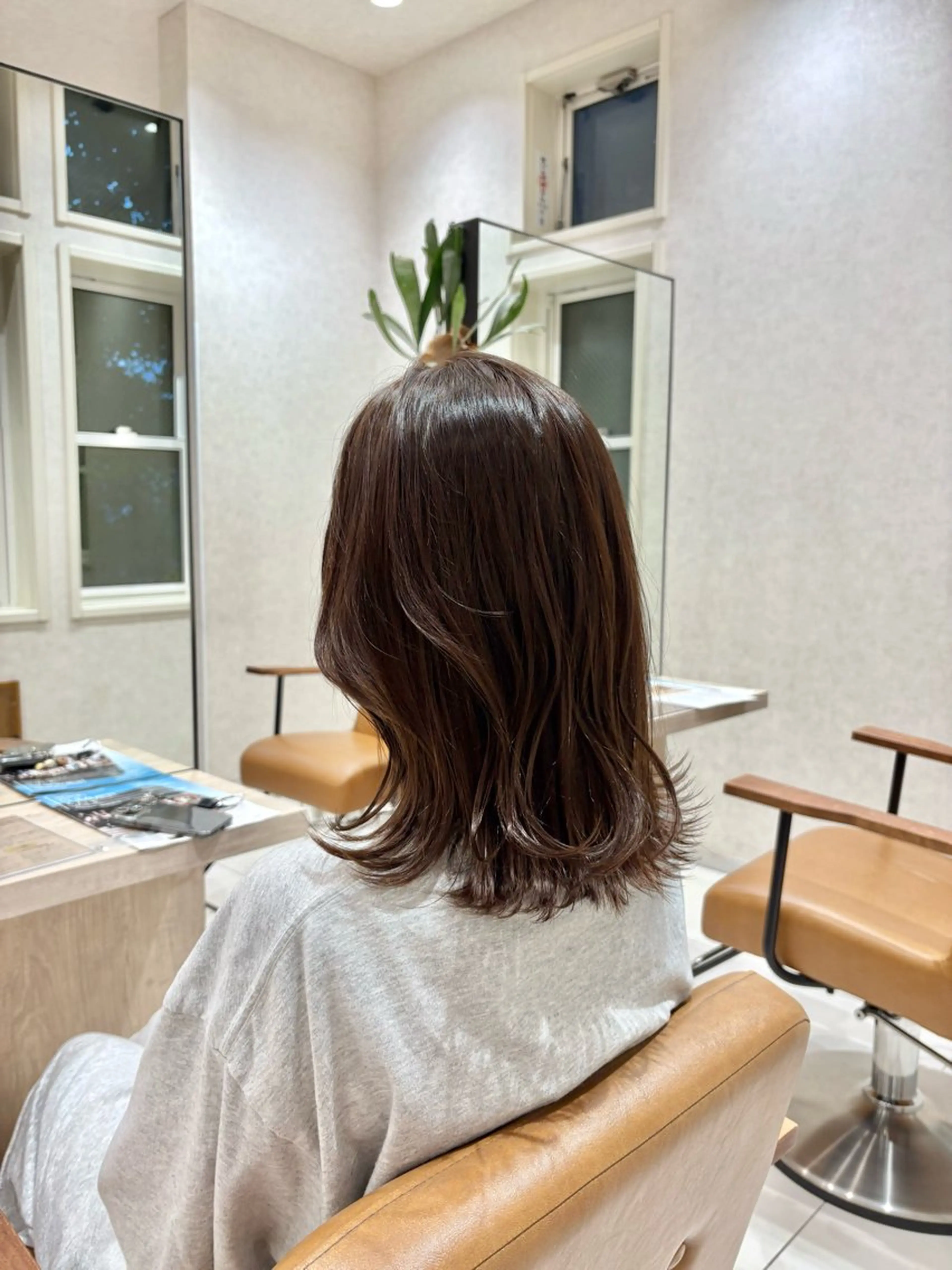 ミディアム カラー ブリーチ 透明感カラー グレージュ 縮毛矯正 トリートメント ヘアカラー 無料カットモデル募集 もえのヘアスタイル
