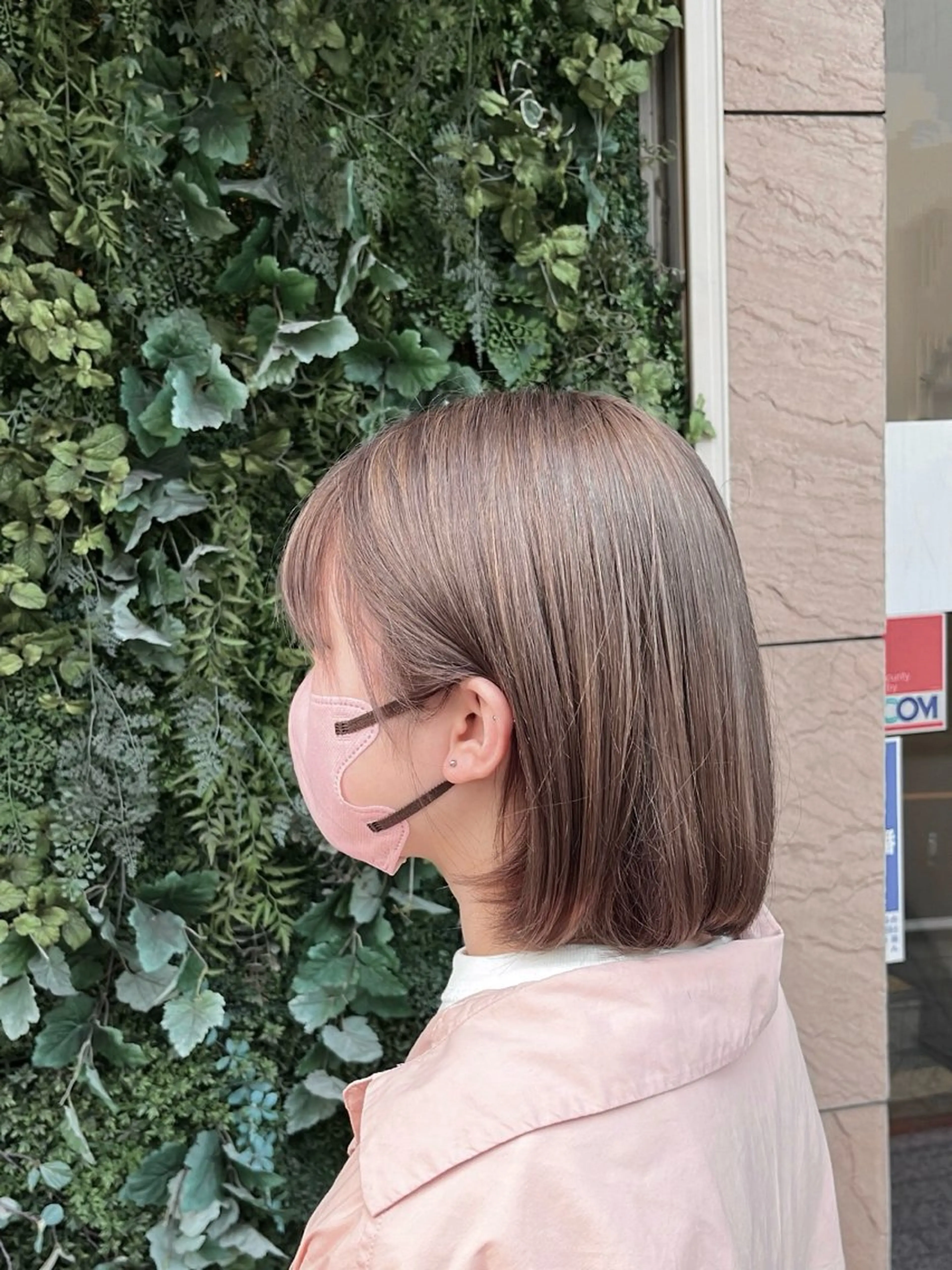 カラー ブリーチ 透明感カラー グレージュ ラベンダーカラー ラベンダーグレージュ effect横浜所属・切りっぱなしボブ/ 艶カラー/綾莉のヘアスタイル