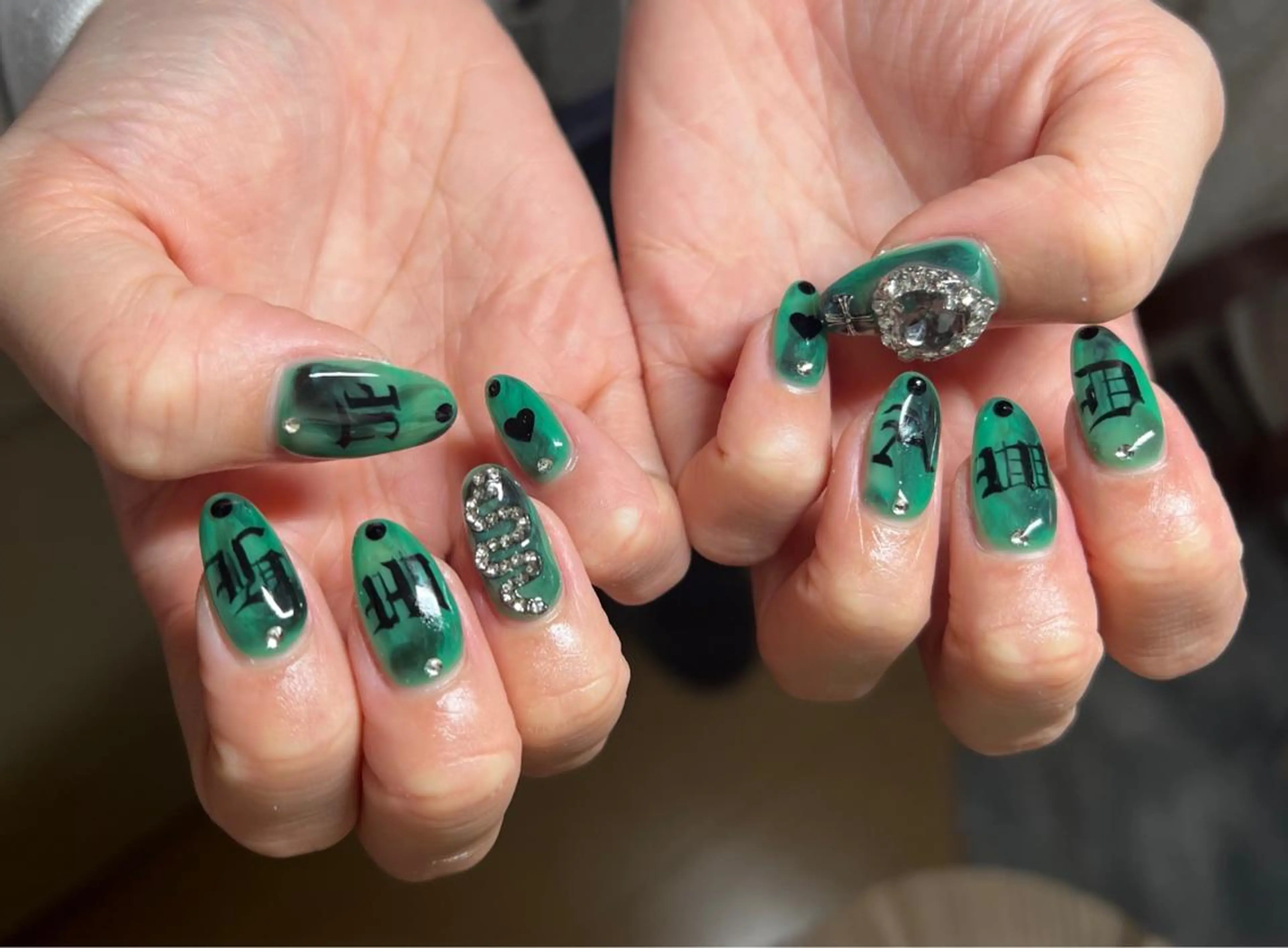 ネイル ハンドネイル liberté (リベルテ)のネイルデザイン