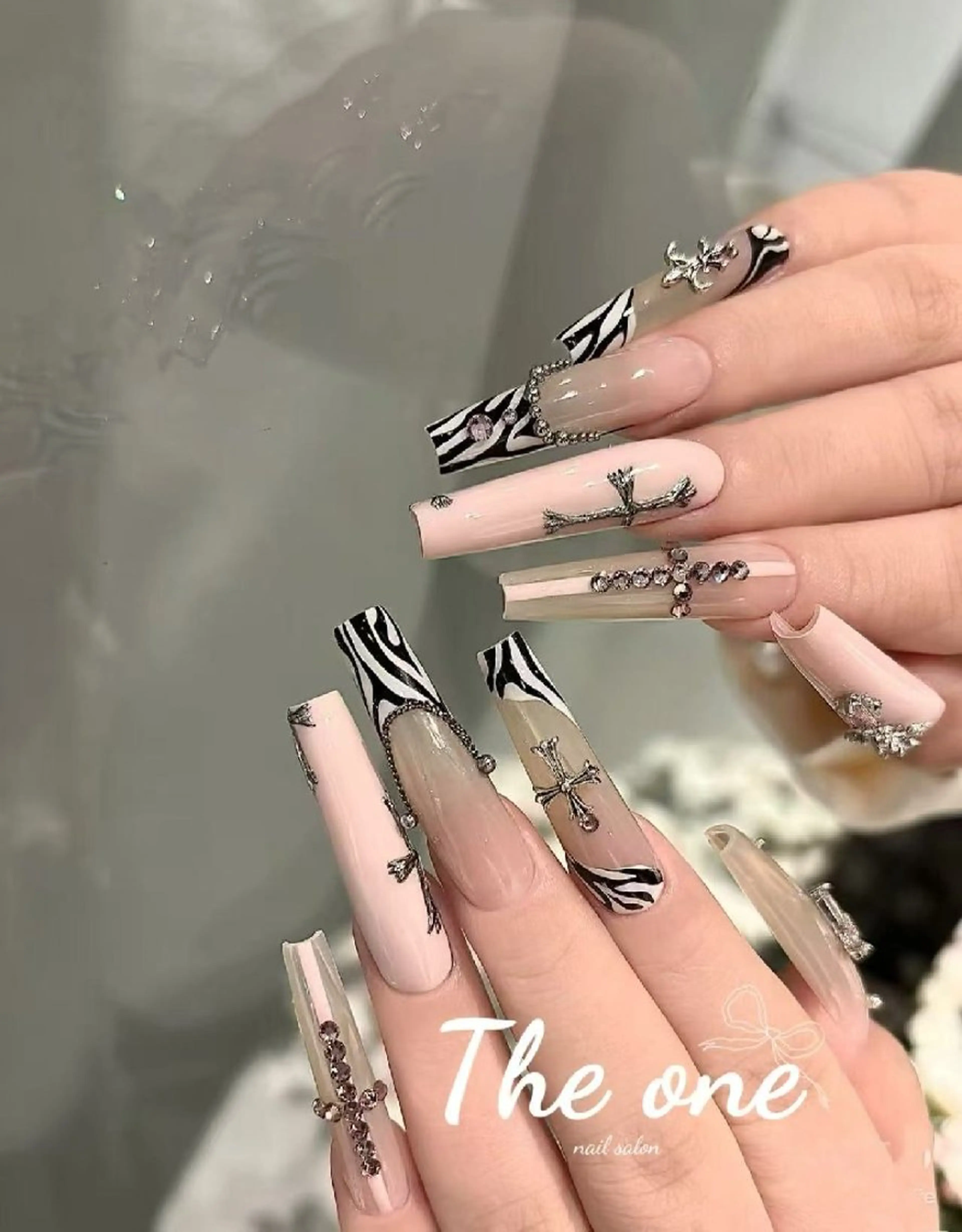 ネイル Theone栄店 松田のネイルデザイン