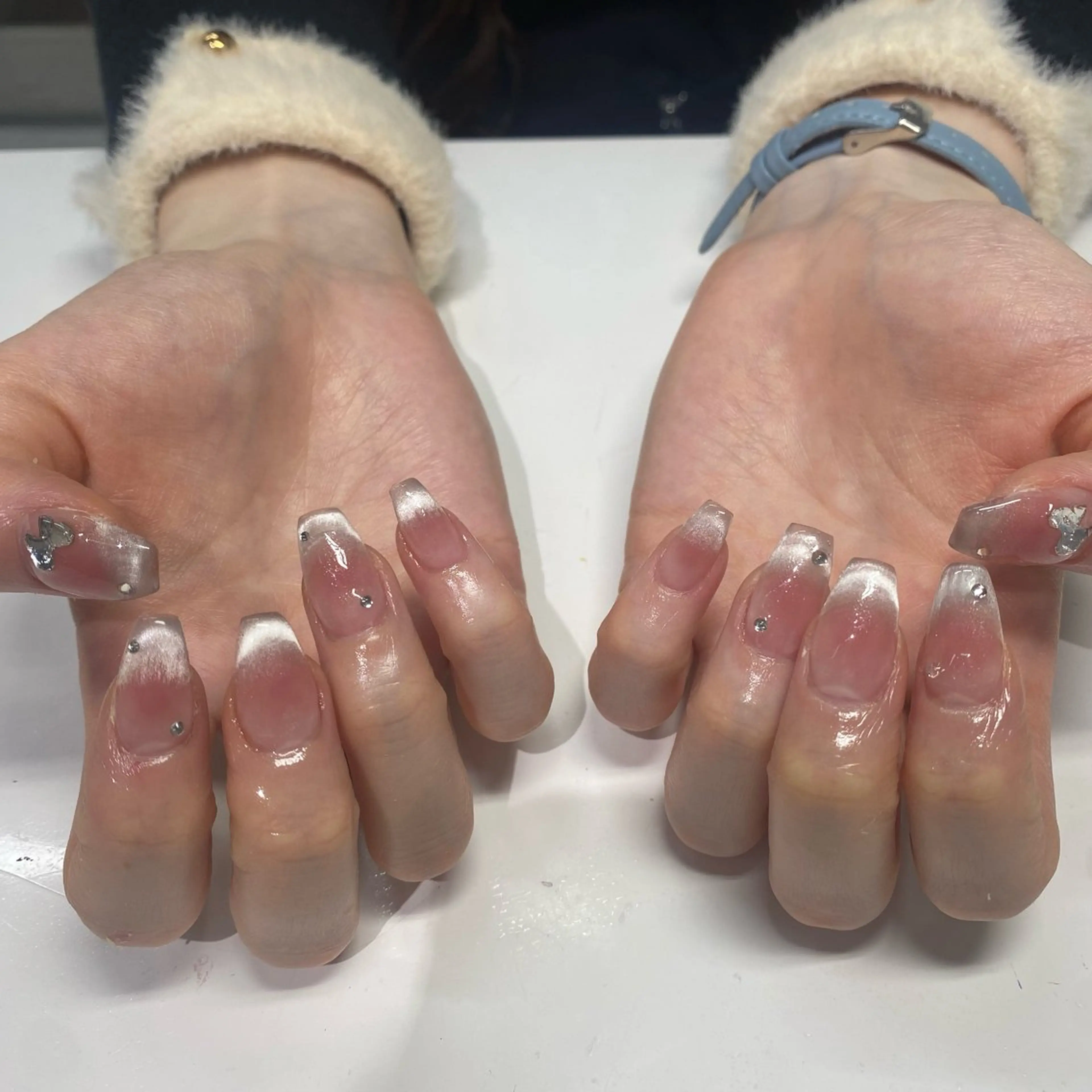 ネイル チークネイル フレンチネイル ハンドネイル yuuka 🌙WOLTOKYOのネイルデザイン