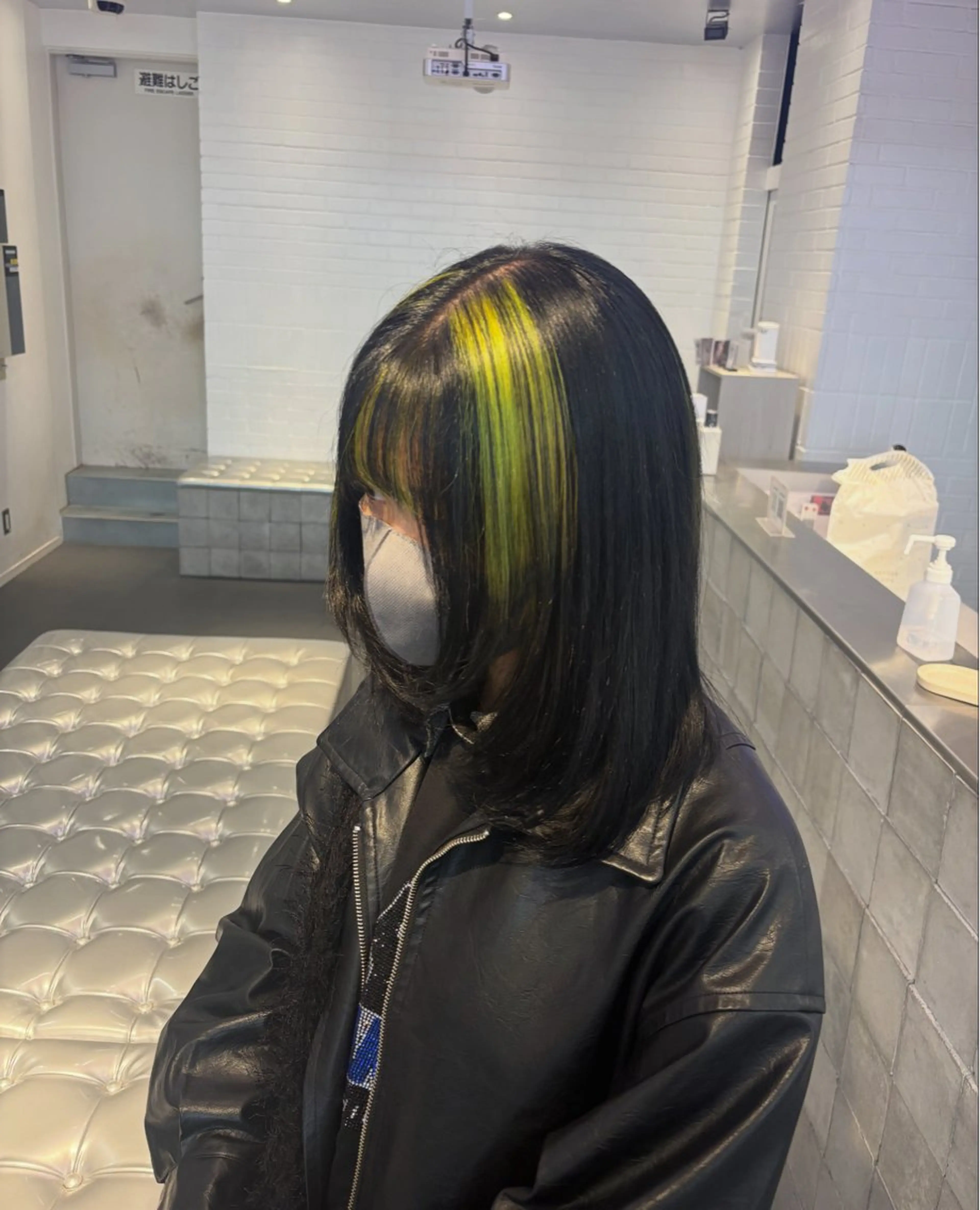 ミディアム カラー ヘアカラー トリートメント ハイトーン×デザイン 🪽🫧HIKARIのヘアスタイル