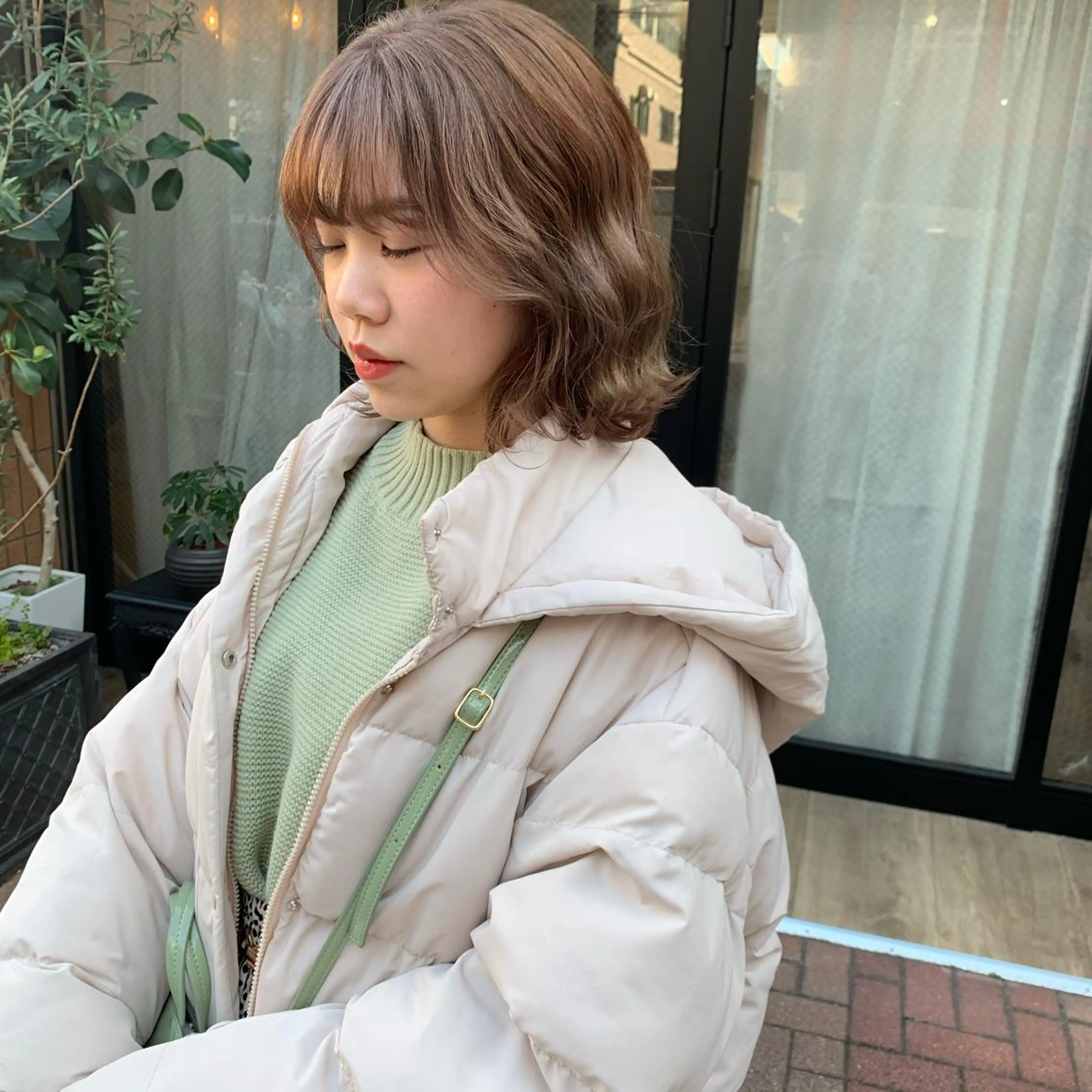 ミディアム カラー ベージュカラー ダブルカラー ミルクティーベージュ カット ヘアカラー トリートメント レイヤー/顔周り /AKARIのヘアスタイル