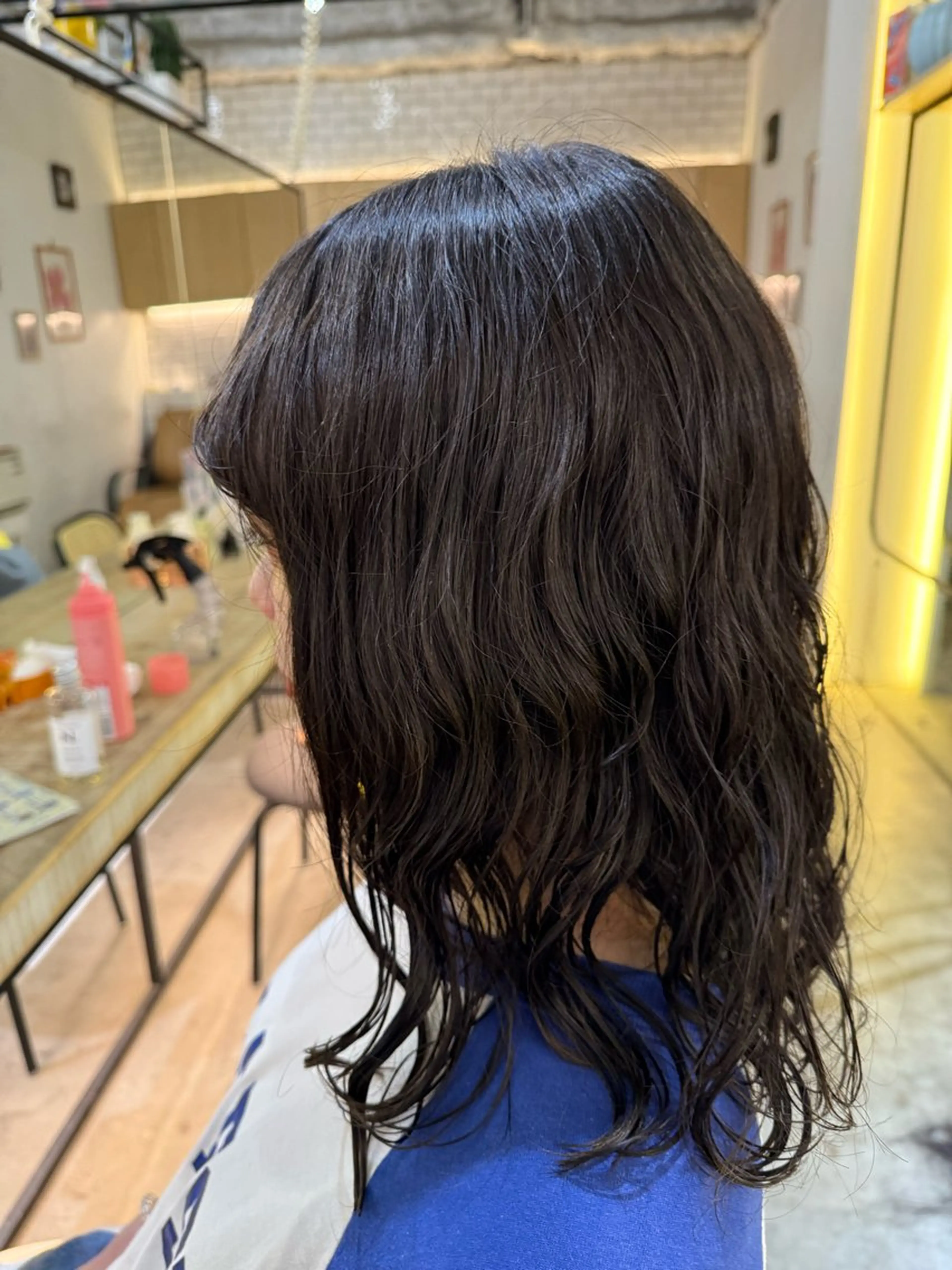 セミロング パーマ モデル募集中‎🤍 山崎妃香のヘアスタイル