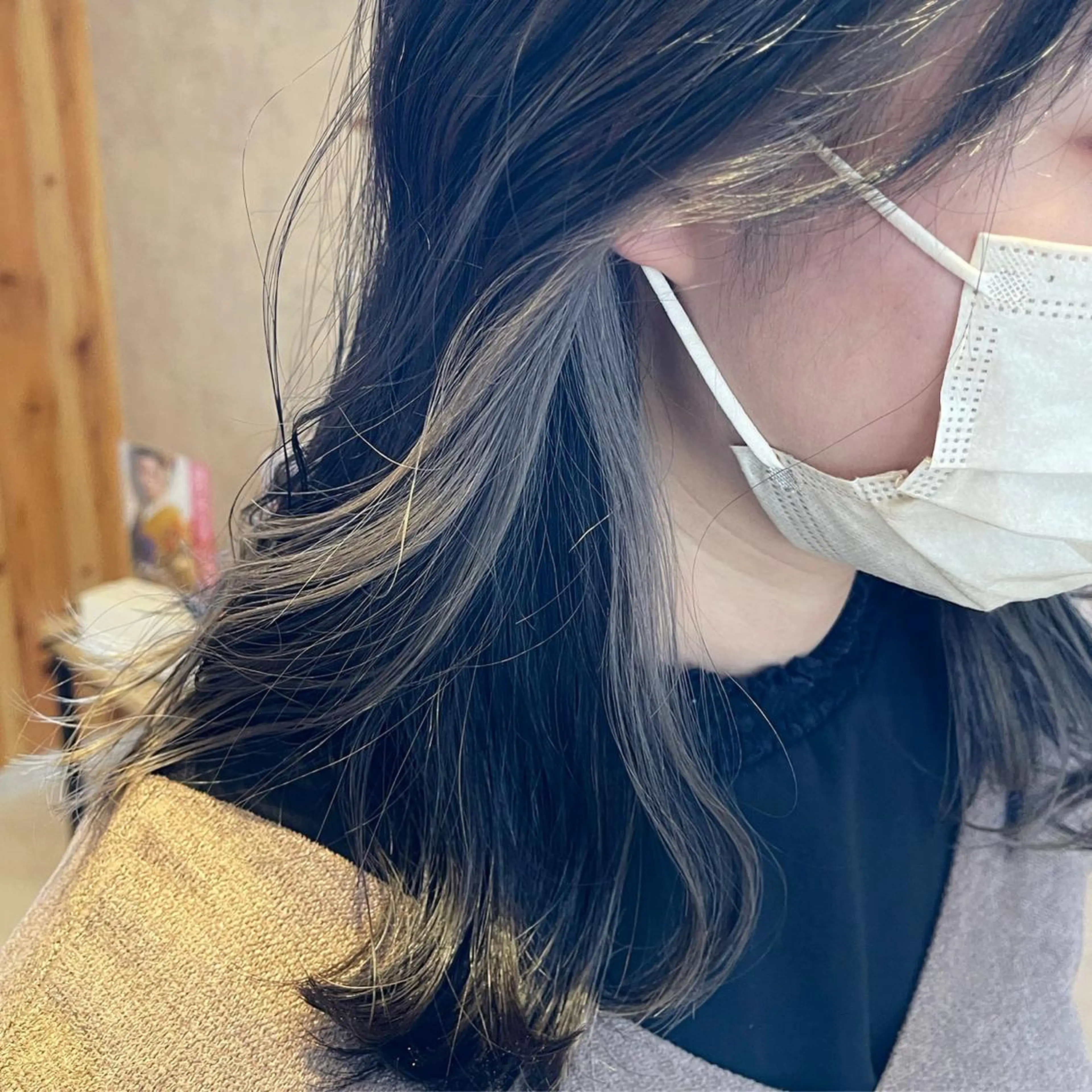 カラー インナーカラー 佐々木  まゆかのヘアスタイル