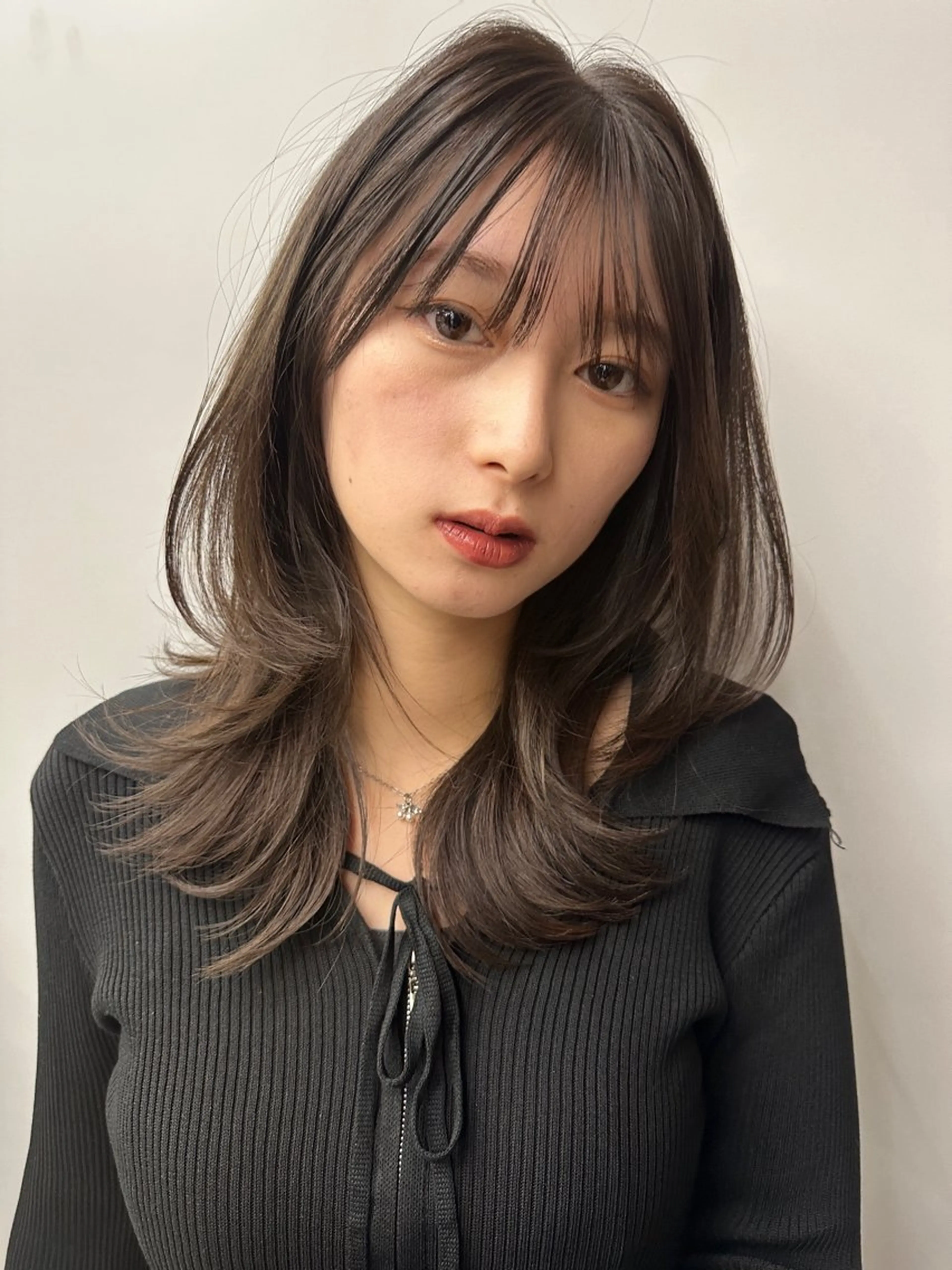 セミロング カラー ヘアカラー トリートメント ヘアセット 韓国ヘア/レイヤー Londエレンのヘアスタイル