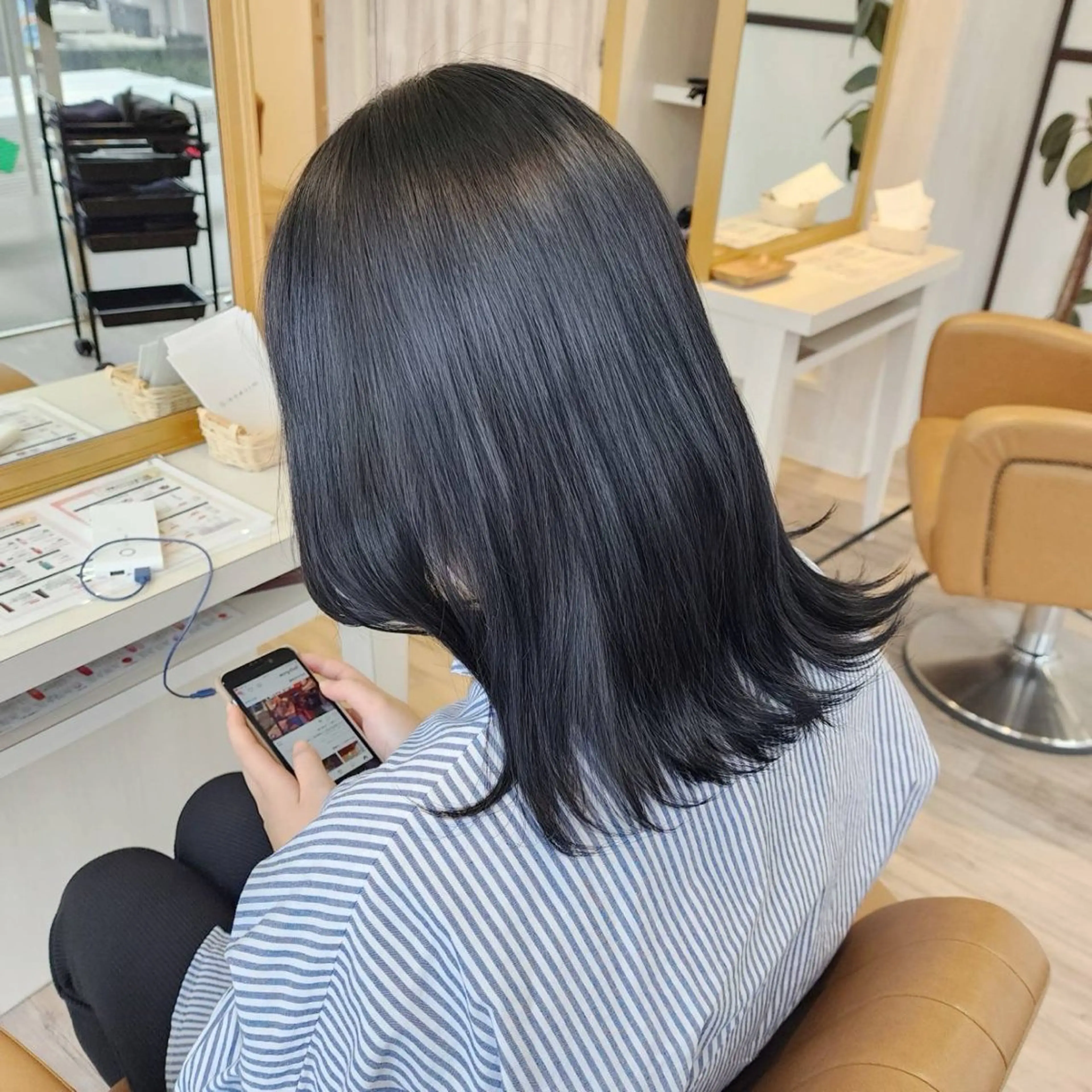 ミディアム カラー ヘアカラー トリートメント 艶髪✖️透明感/ 暗髪🩶/AOIのヘアスタイル