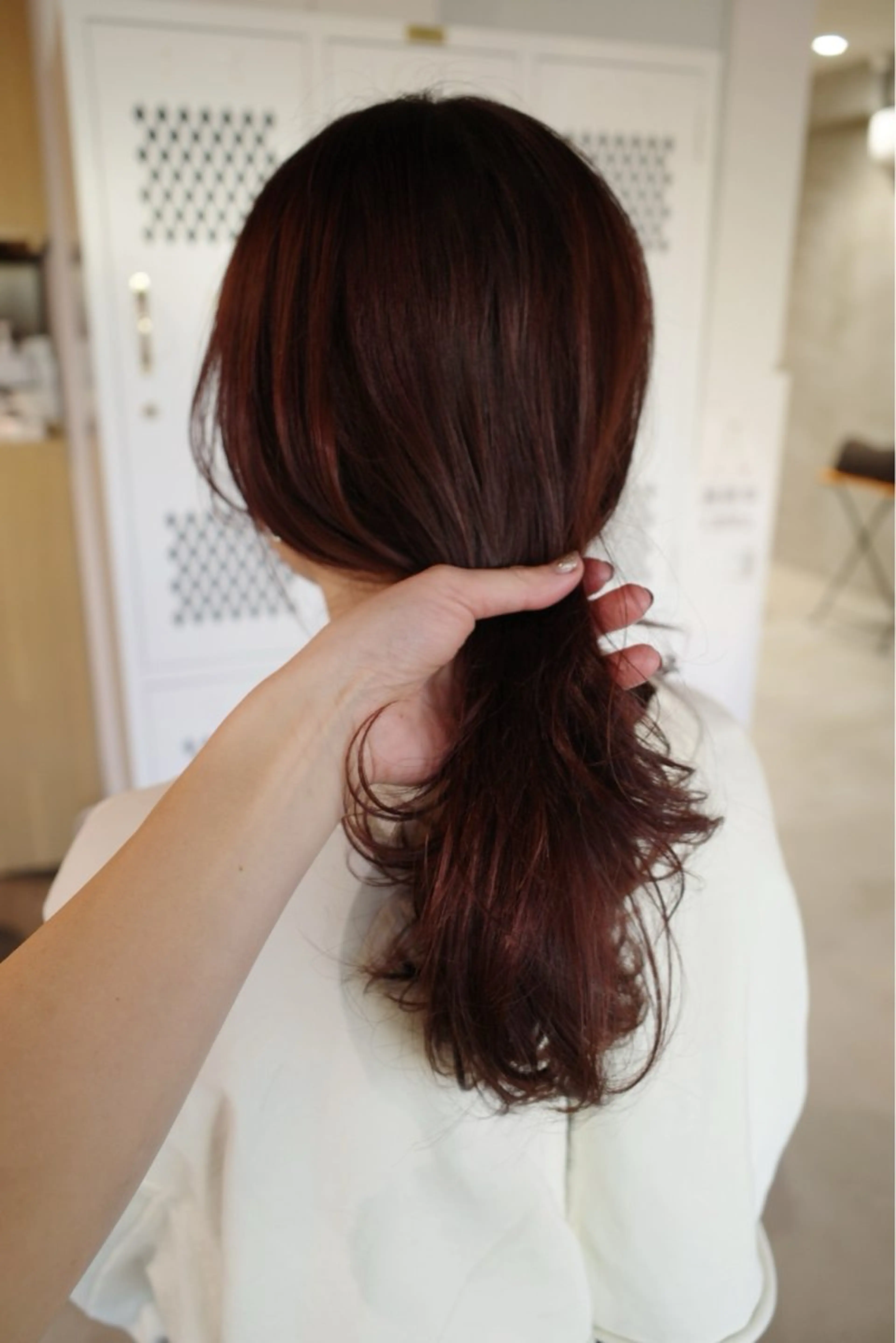 ロング カラー ブラウンカラー レッドカラー レッドブラウン レイヤーカット 永縄 結花のヘアスタイル