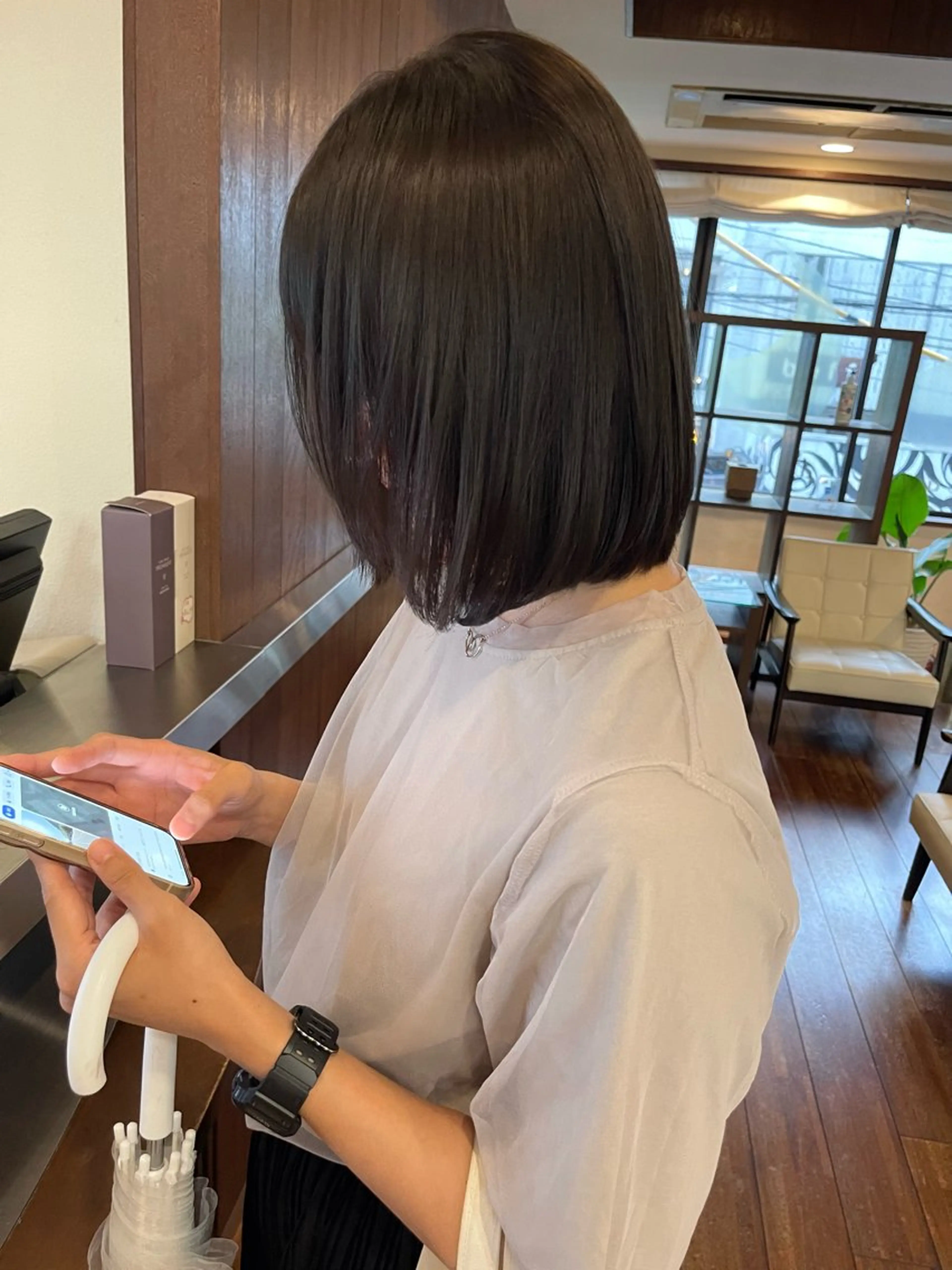 ショート カラー 透明感カラー ボブ カット ヘアカラー トリートメント 髪質改善ｶﾗｰ ｹｱﾌﾞﾘｰﾁ/ﾀﾑのヘアスタイル
