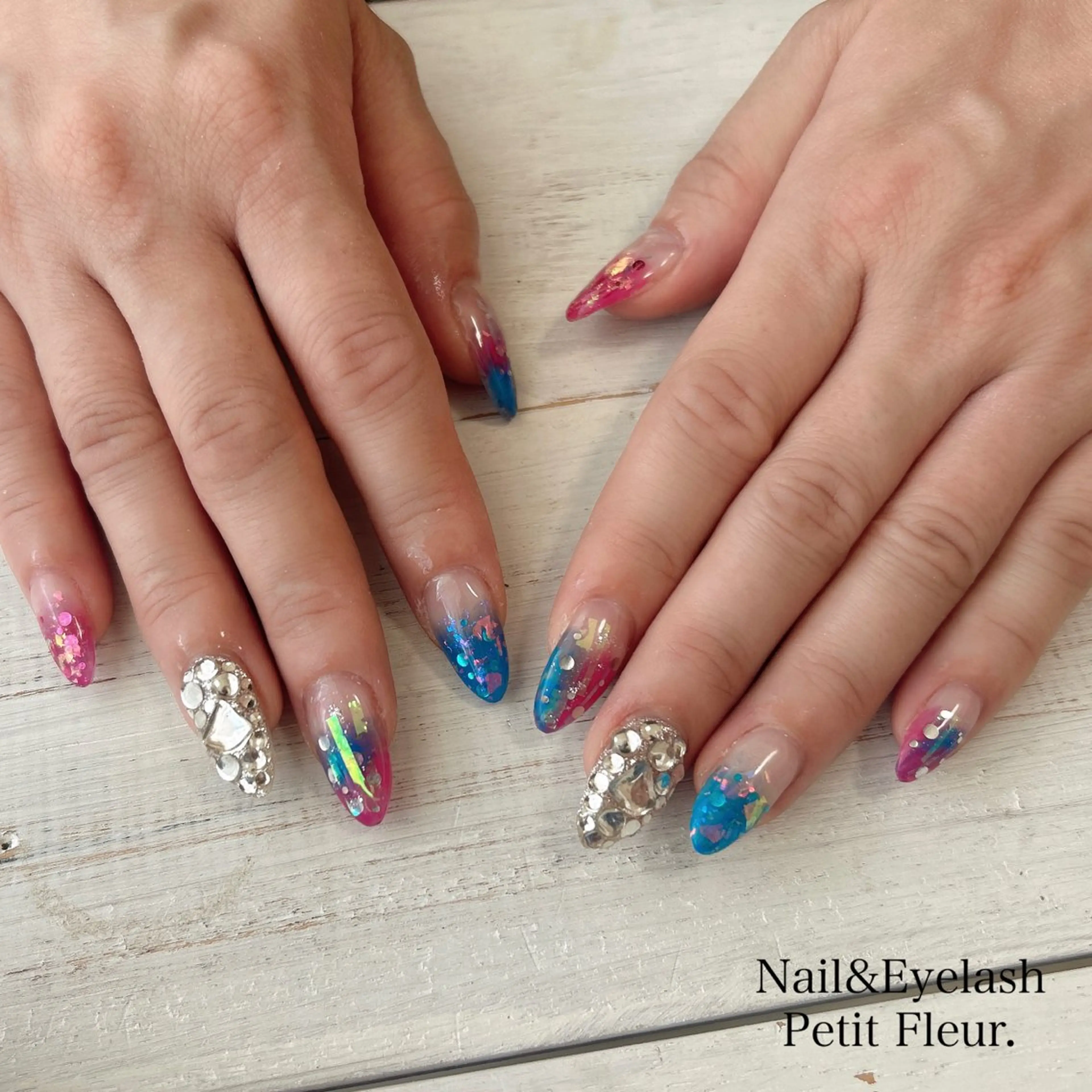 ネイル Petit Fleur所属・青柳 亜梨奈のマツエク・マツパデザイン