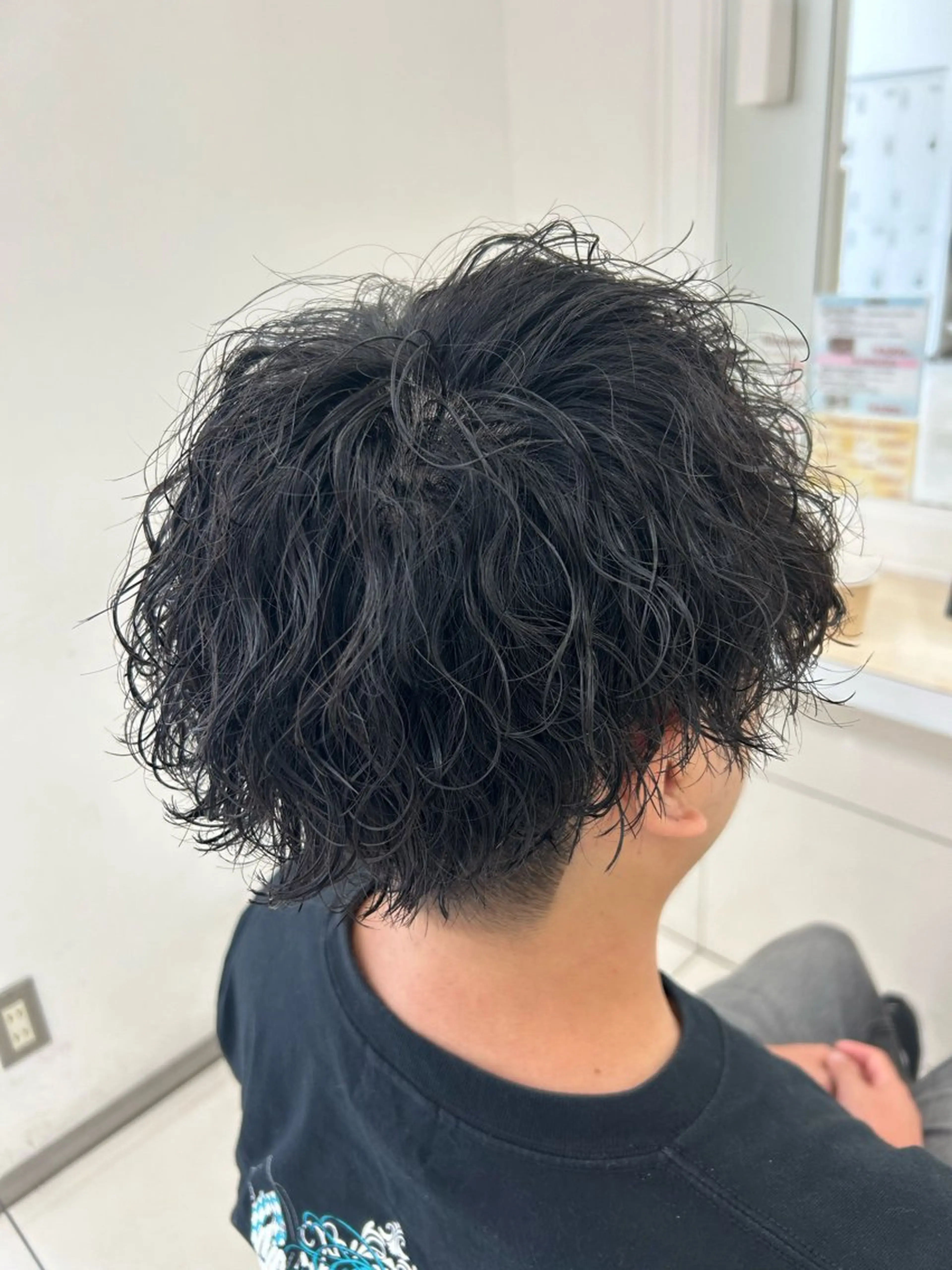 パーマ メンズ センターパート フェードカット フェザーパーマ カルマパーマ マッシュ カット パーマ トリートメント 髪質改善/艶カラー/ メンズパーマ/鈴木のヘアスタイル