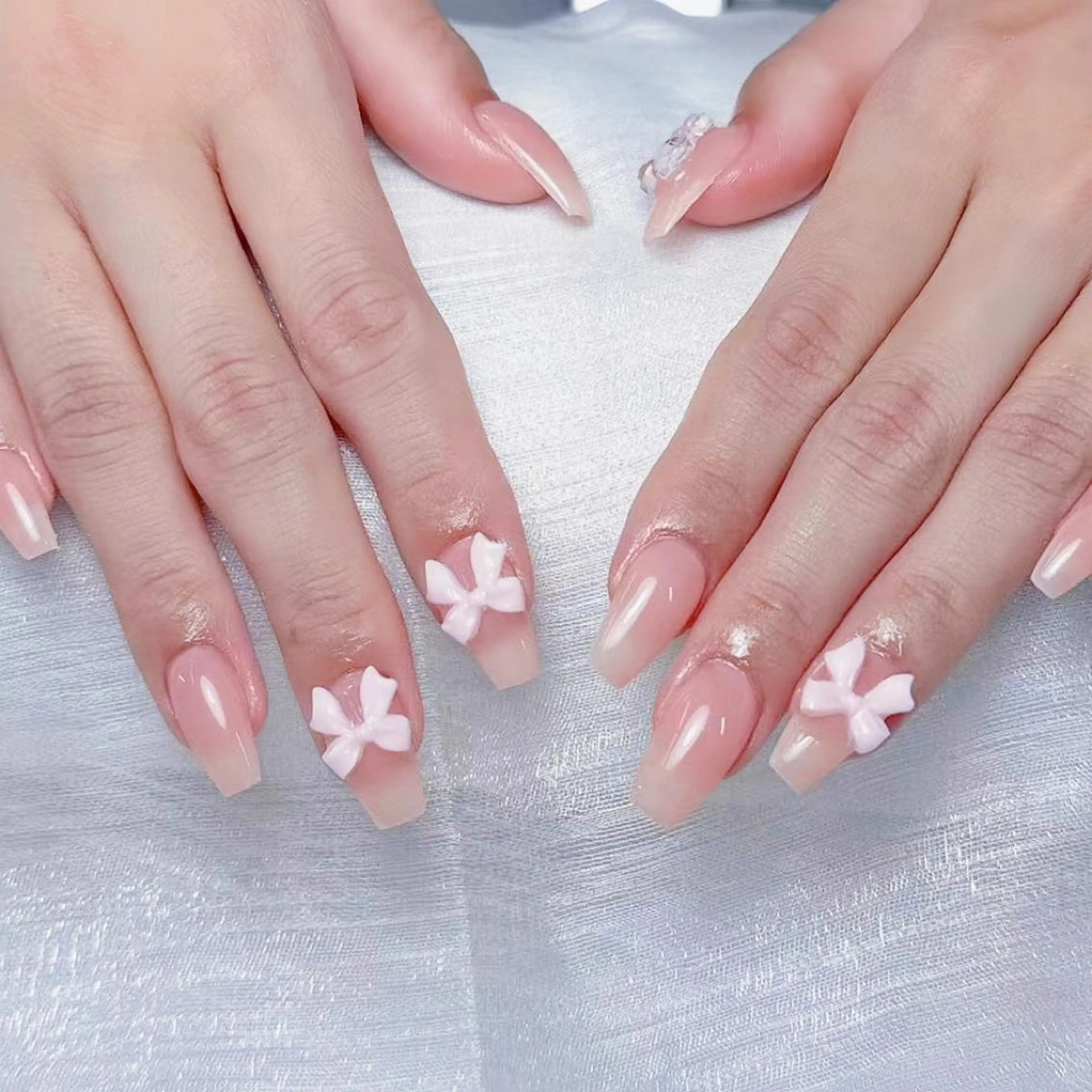 ネイル 奈奈 キラキラネイル✨のネイルデザイン